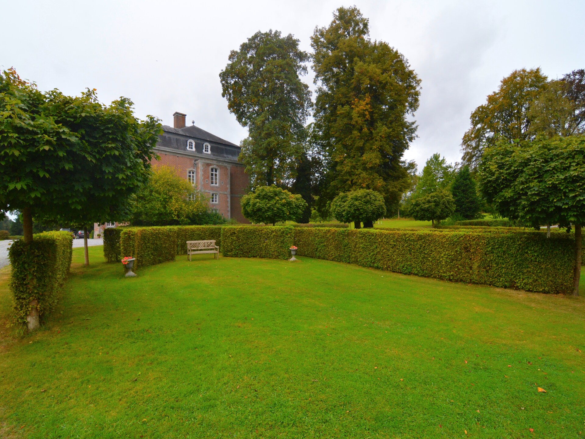 Sprookjesachtig kasteel in Havelange met privémeren en bos - foto 39