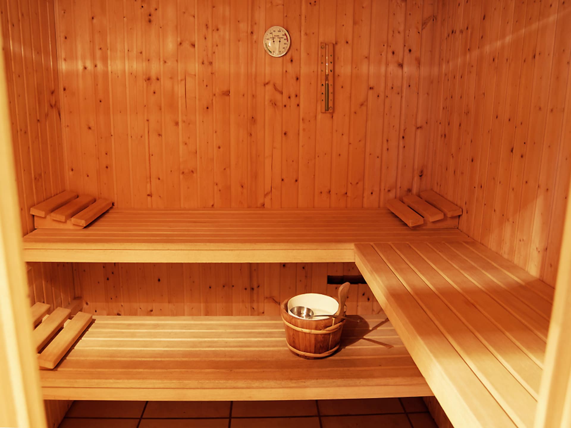 18-persoons vakantiehuis met sauna en biljart in hartje Bastogne - foto 31