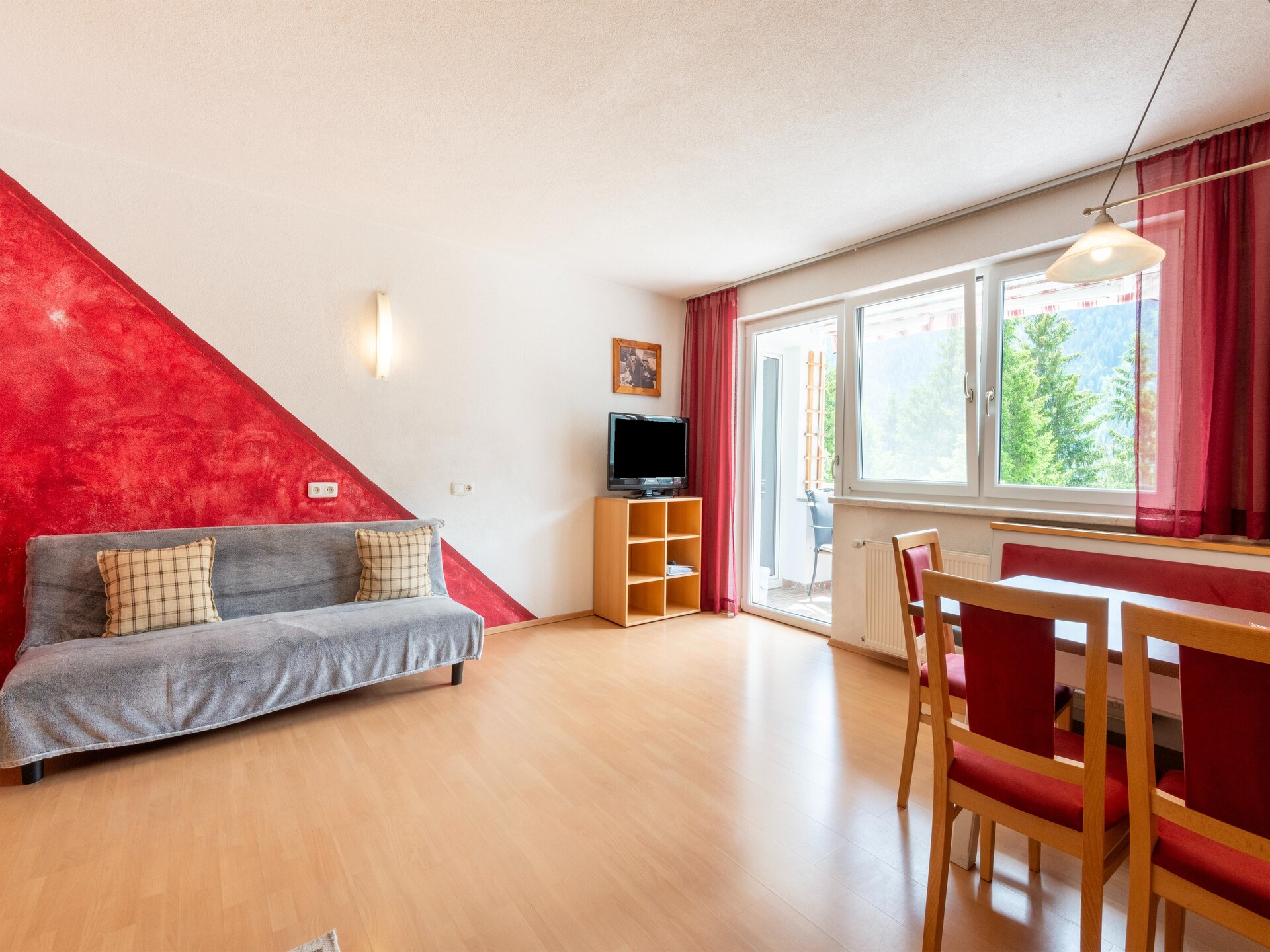 Zonnig appartement in Strengen met panoramisch uitzicht op de Tiroler bergen - foto 2