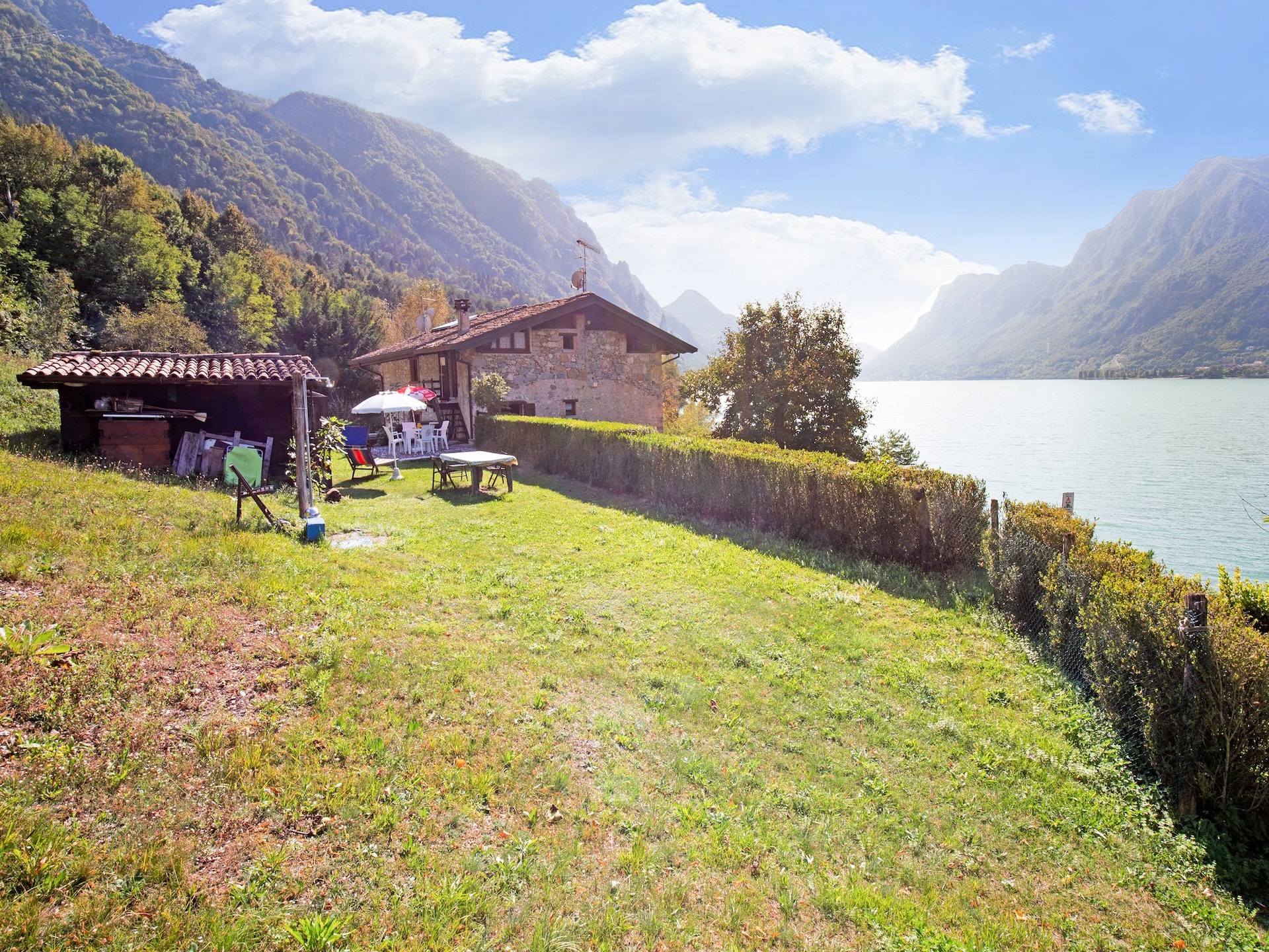 2-persoons landhuis aan het meer in Idro - foto 18
