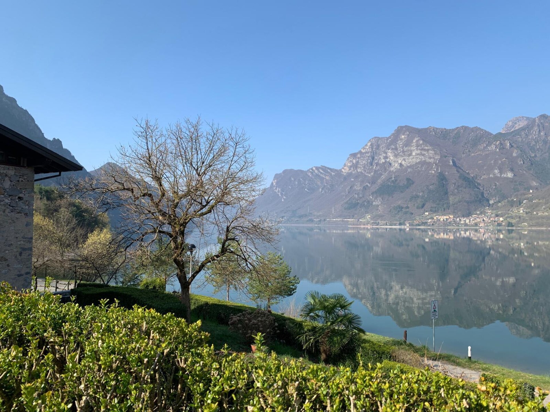 2-persoons landhuis aan het meer in Idro - foto 39