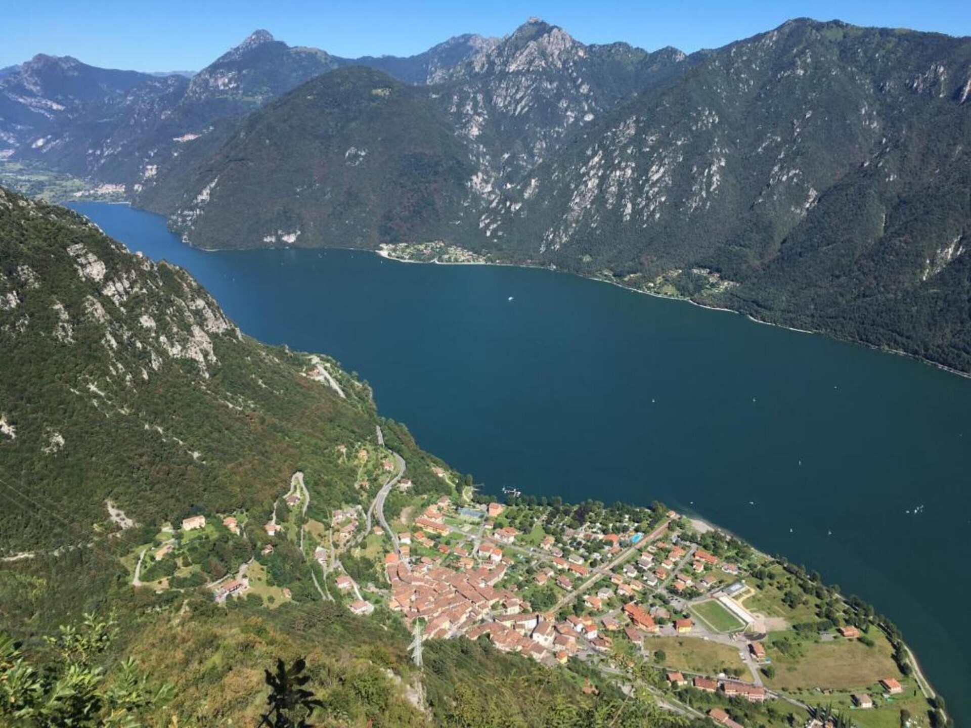 2-persoons landhuis aan het meer in Idro - foto 36
