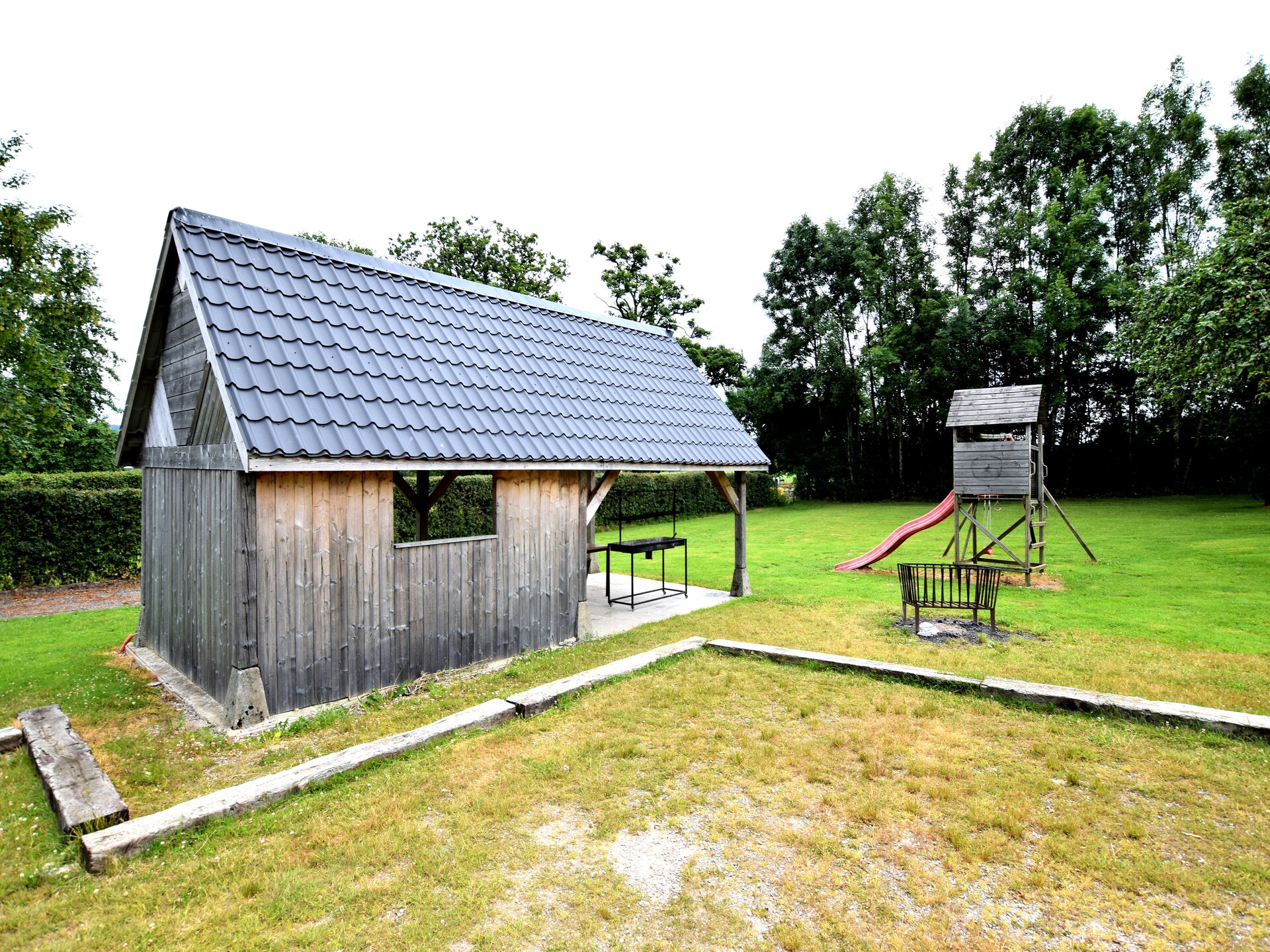 Les Poiriers: Groepsvakantiehuis met 8 slaapkamers in de Ardennen - foto 30