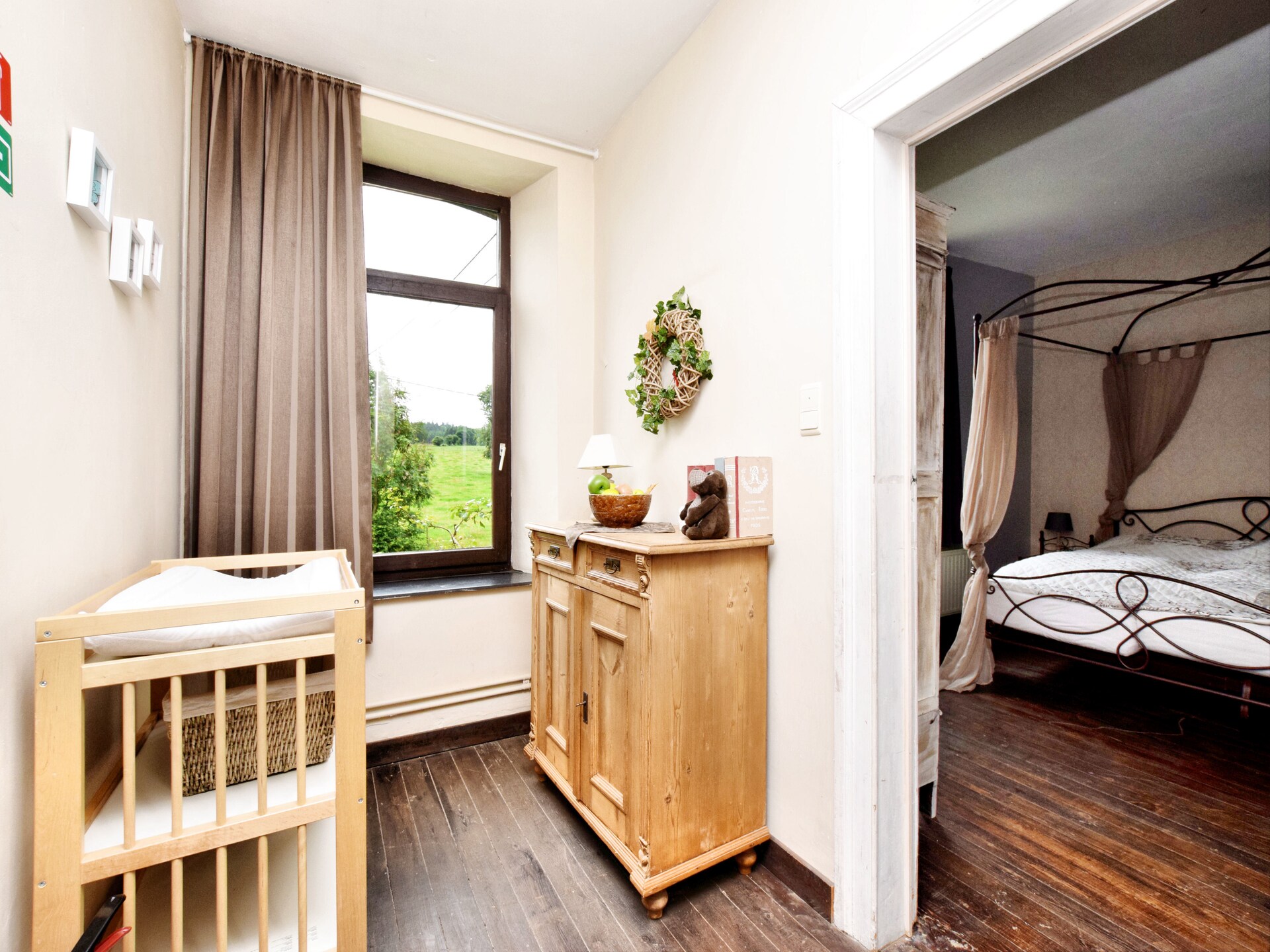 Les Poiriers: Groepsvakantiehuis met 8 slaapkamers in de Ardennen - foto 11