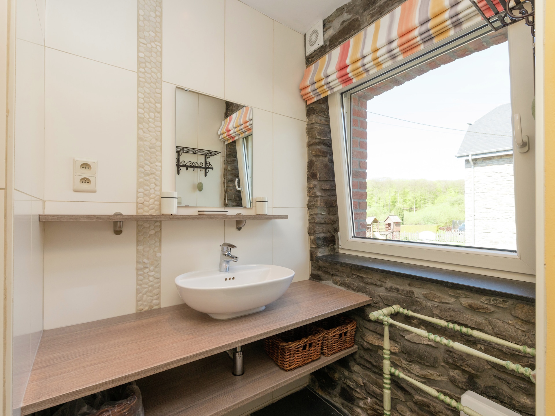 10-persoons vakantiehuis in hartje Bertrix met sauna en visvijver - foto 28