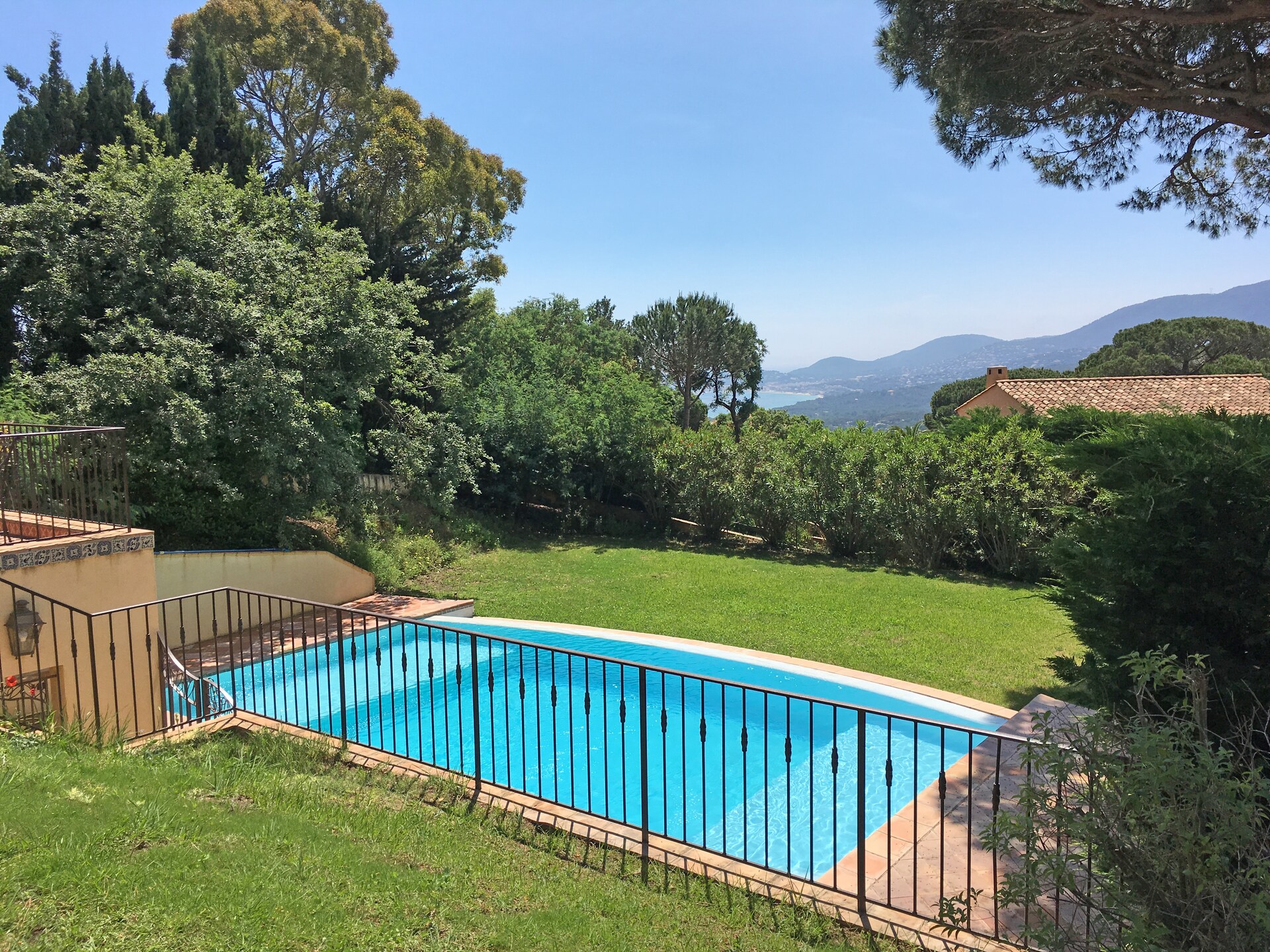 Moderne vakantievilla voor 14 personen met privézwembad nabij Saint-Tropez - foto 2