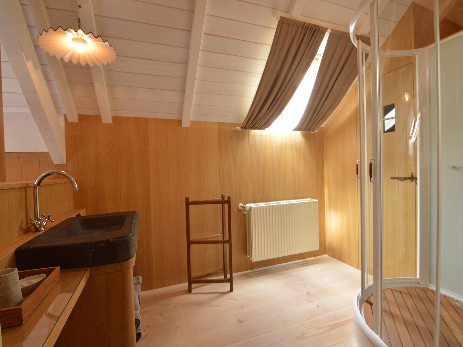 Charmant 5-persoons vakantiehuis met sauna in Bullingen - foto 24