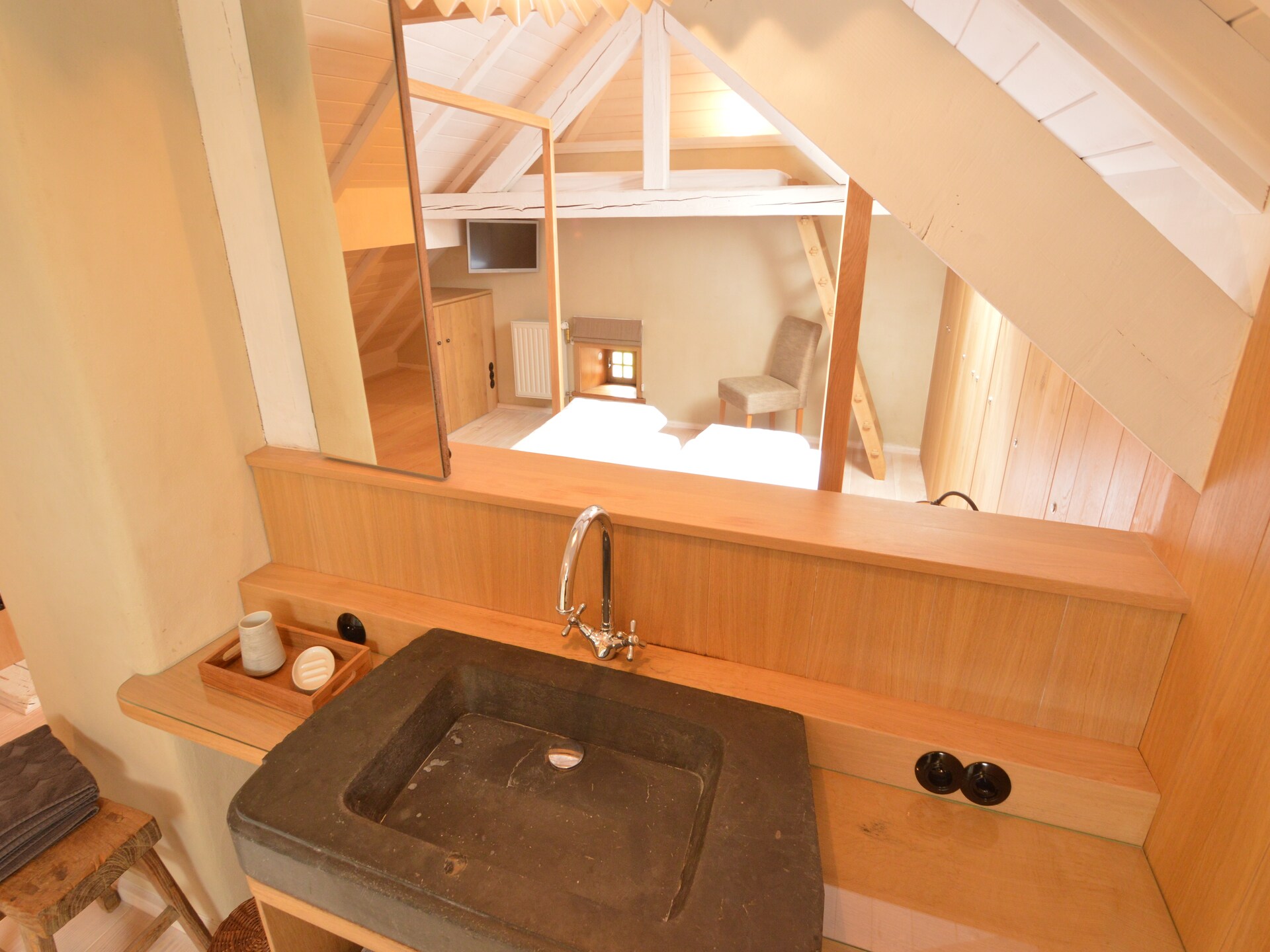 Charmant 5-persoons vakantiehuis met sauna in Bullingen - foto 26