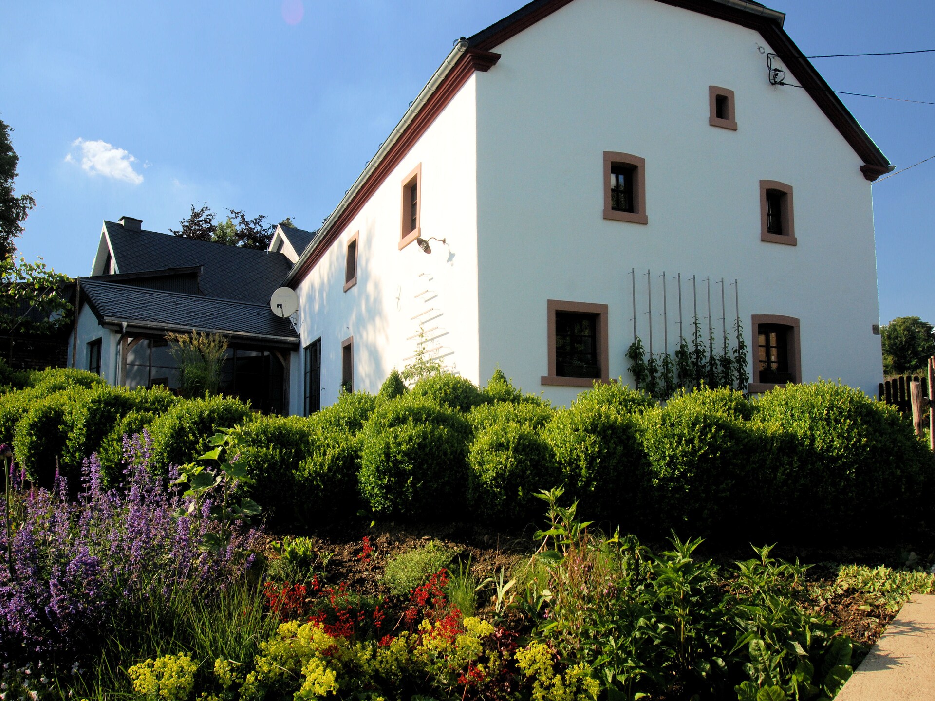 Charmant 5-persoons vakantiehuis met sauna in Bullingen - foto 10