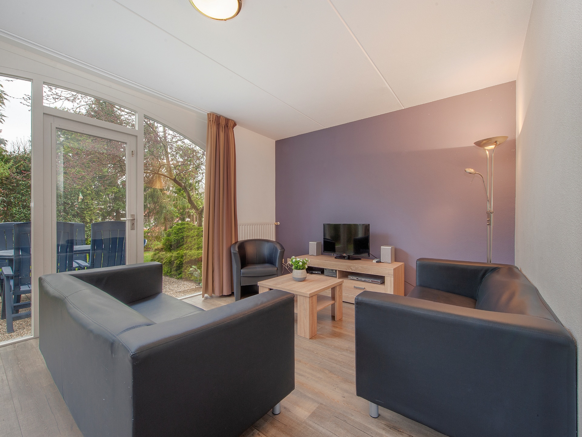 Comfortabele 6-persoonsvilla op vakantiepark in groen Arcen - foto 2