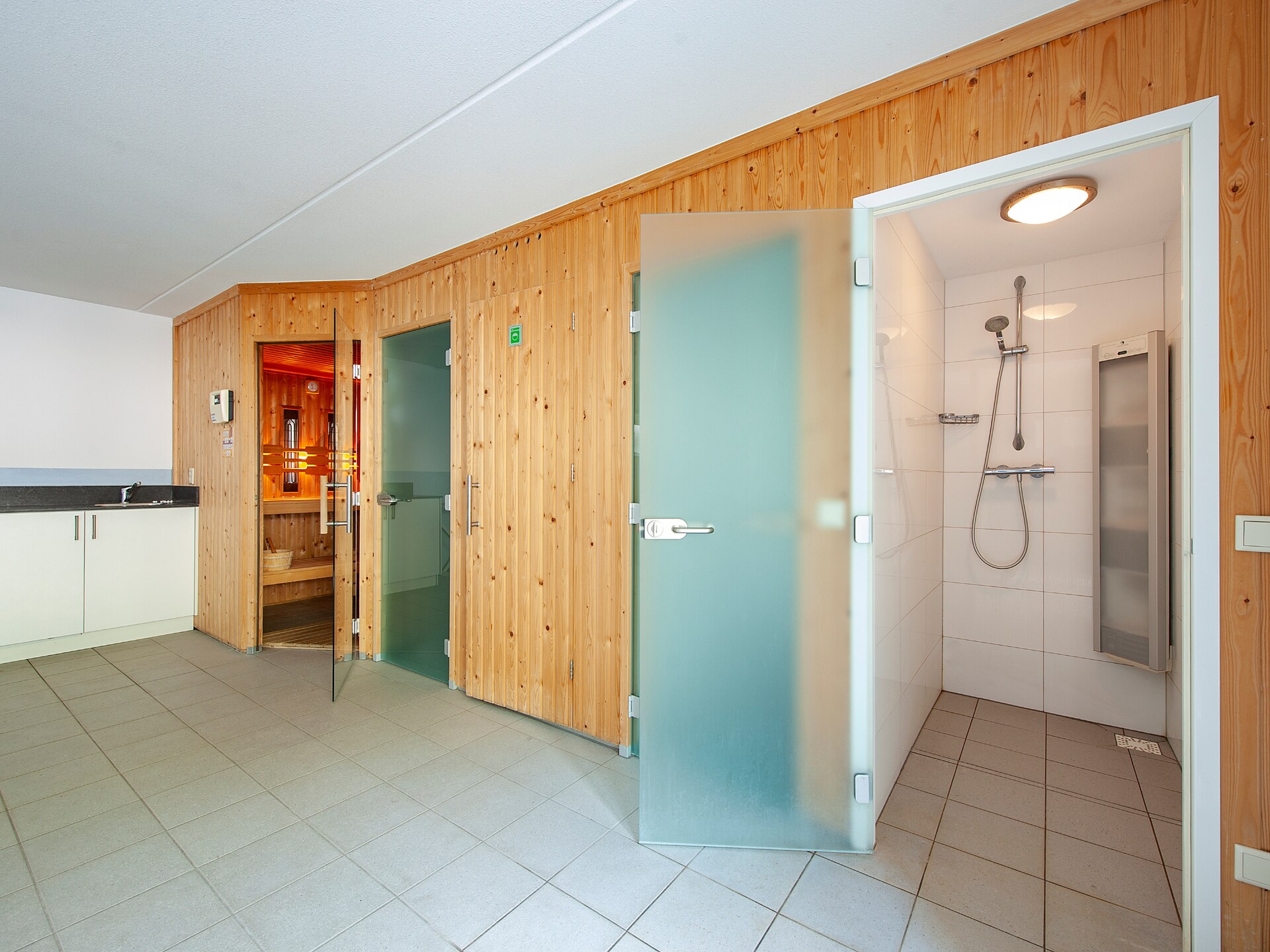 Wellnessvilla met privézwembad en jacuzzi in Arcen voor 8 personen - foto 11