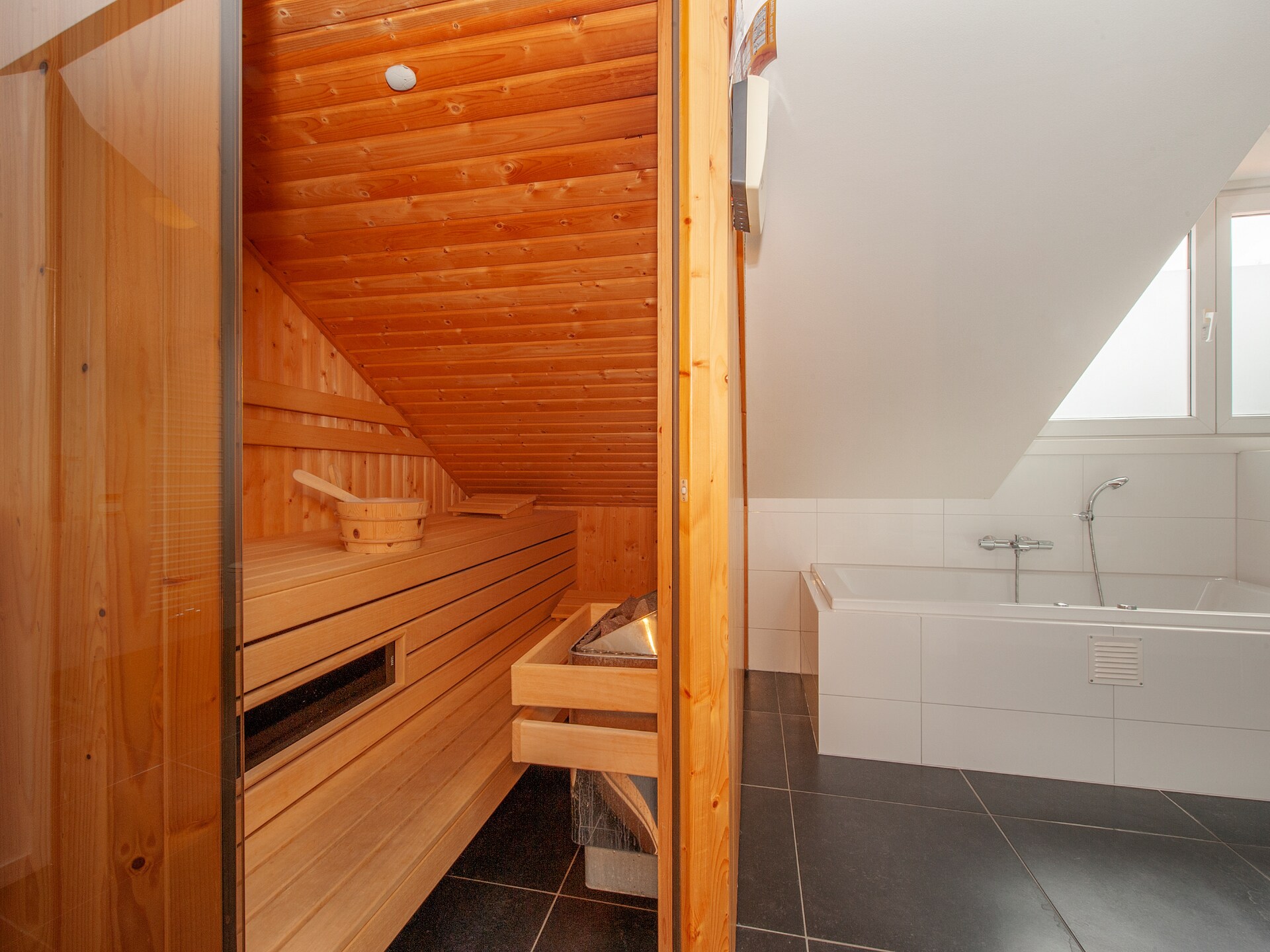 Luxe wellnessvilla voor 4 personen in Resort Arcen, Limburg - foto 9