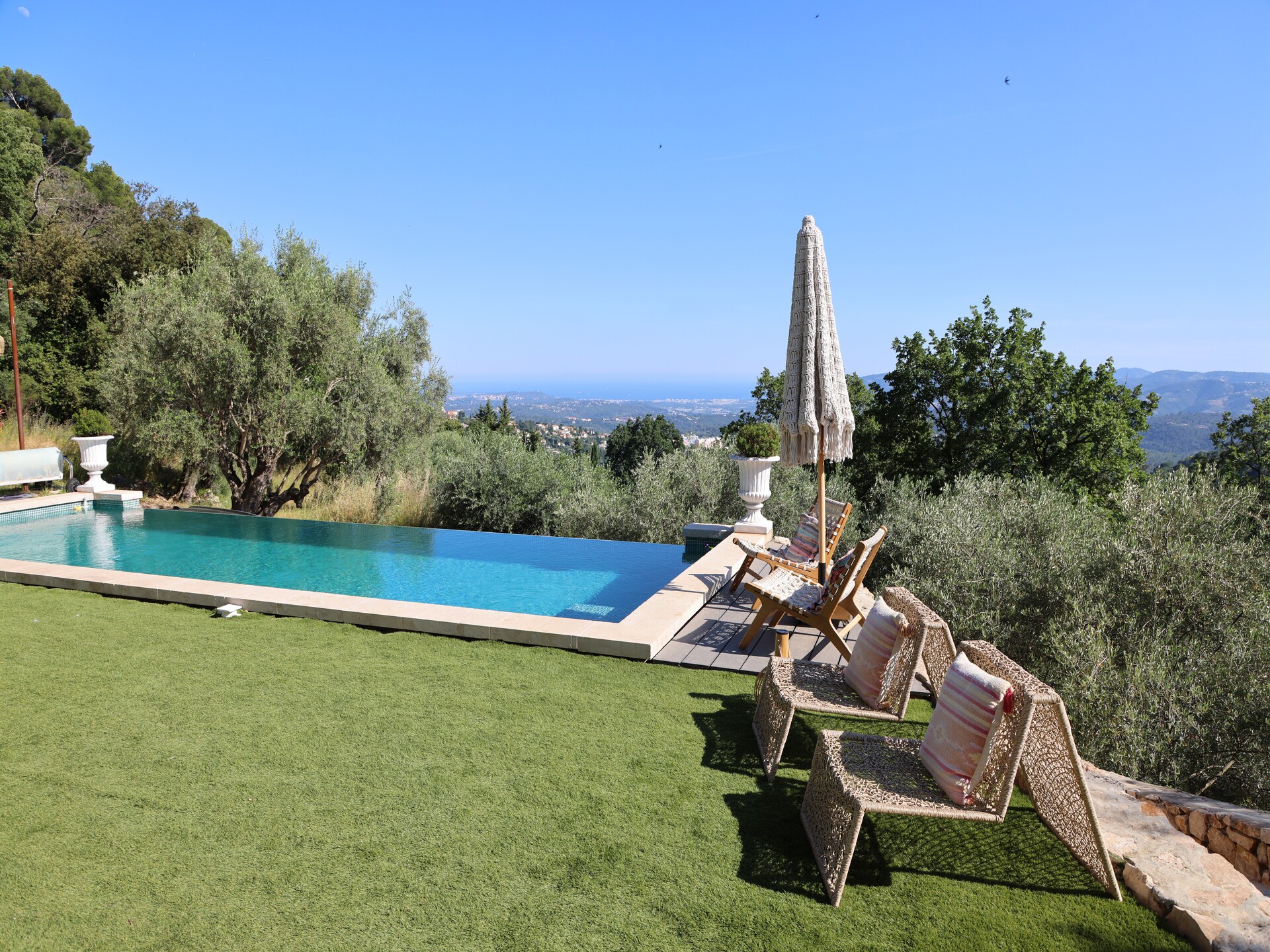 Villa Roucaou: Luxe familievilla met privézwembad en zeezicht bij Grasse - foto 11