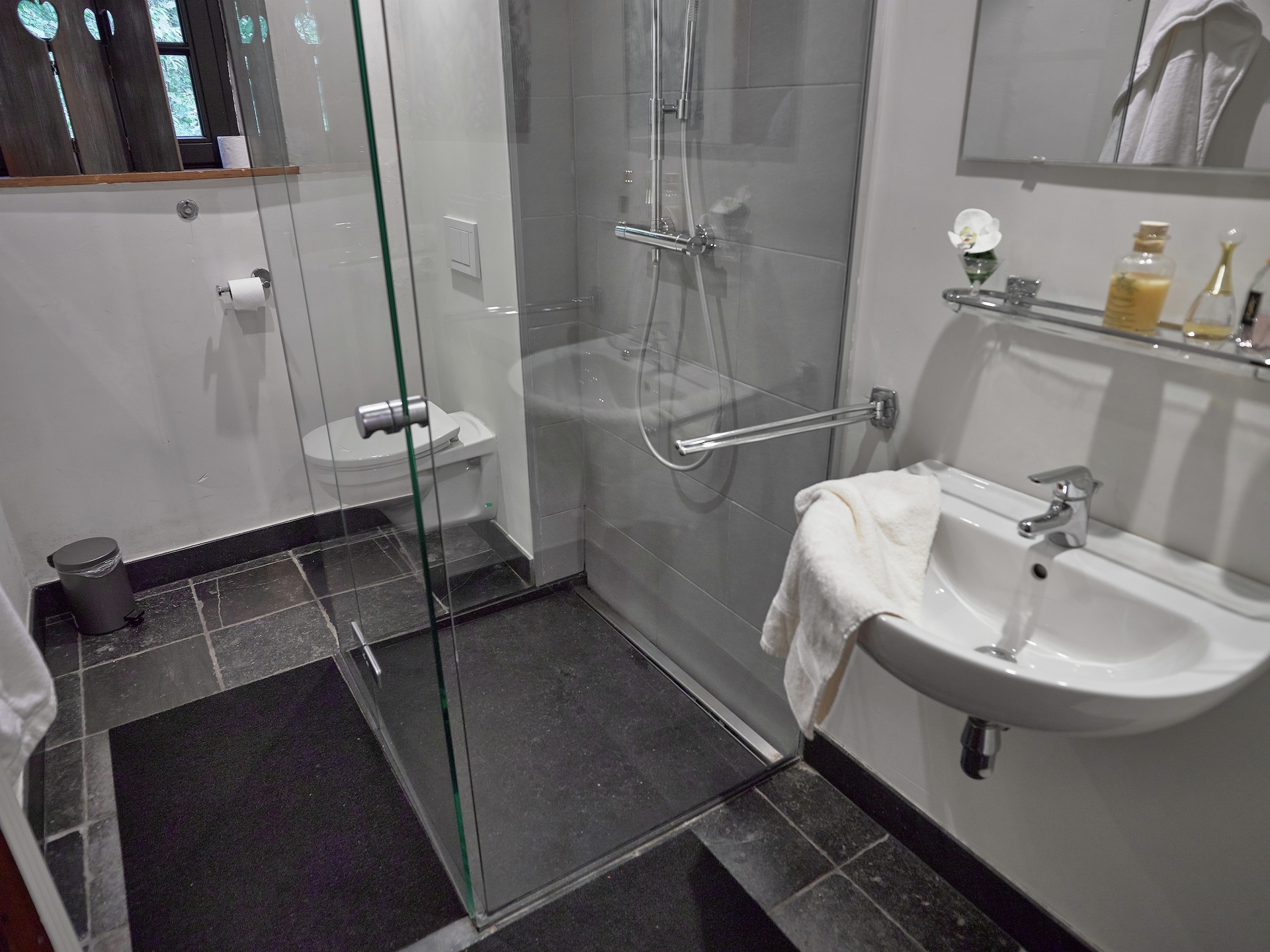 Majestueuze kasteelvilla in de bossen van Spa met sauna en bubbelbad voor 20 personen - foto 31