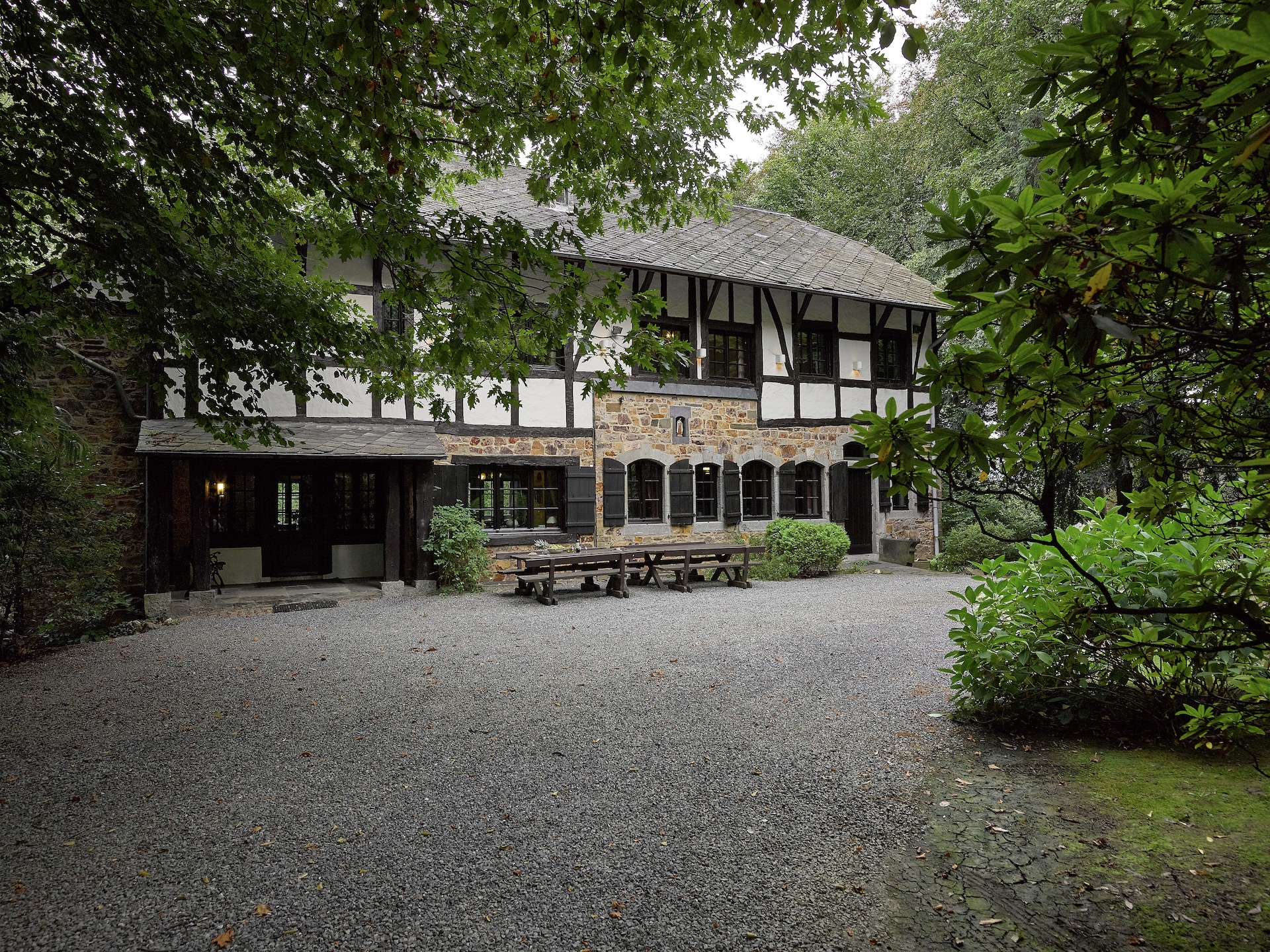 Majestueuze kasteelvilla in de bossen van Spa met sauna en bubbelbad voor 20 personen - foto 7