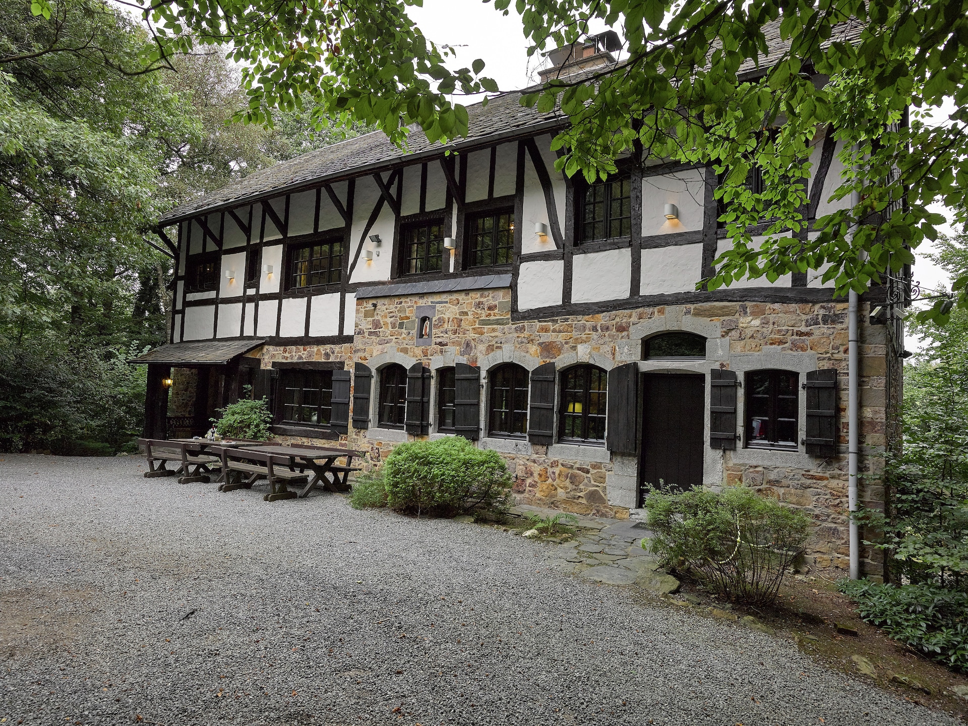 Majestueuze kasteelvilla in de bossen van Spa met sauna en bubbelbad voor 20 personen - foto 8