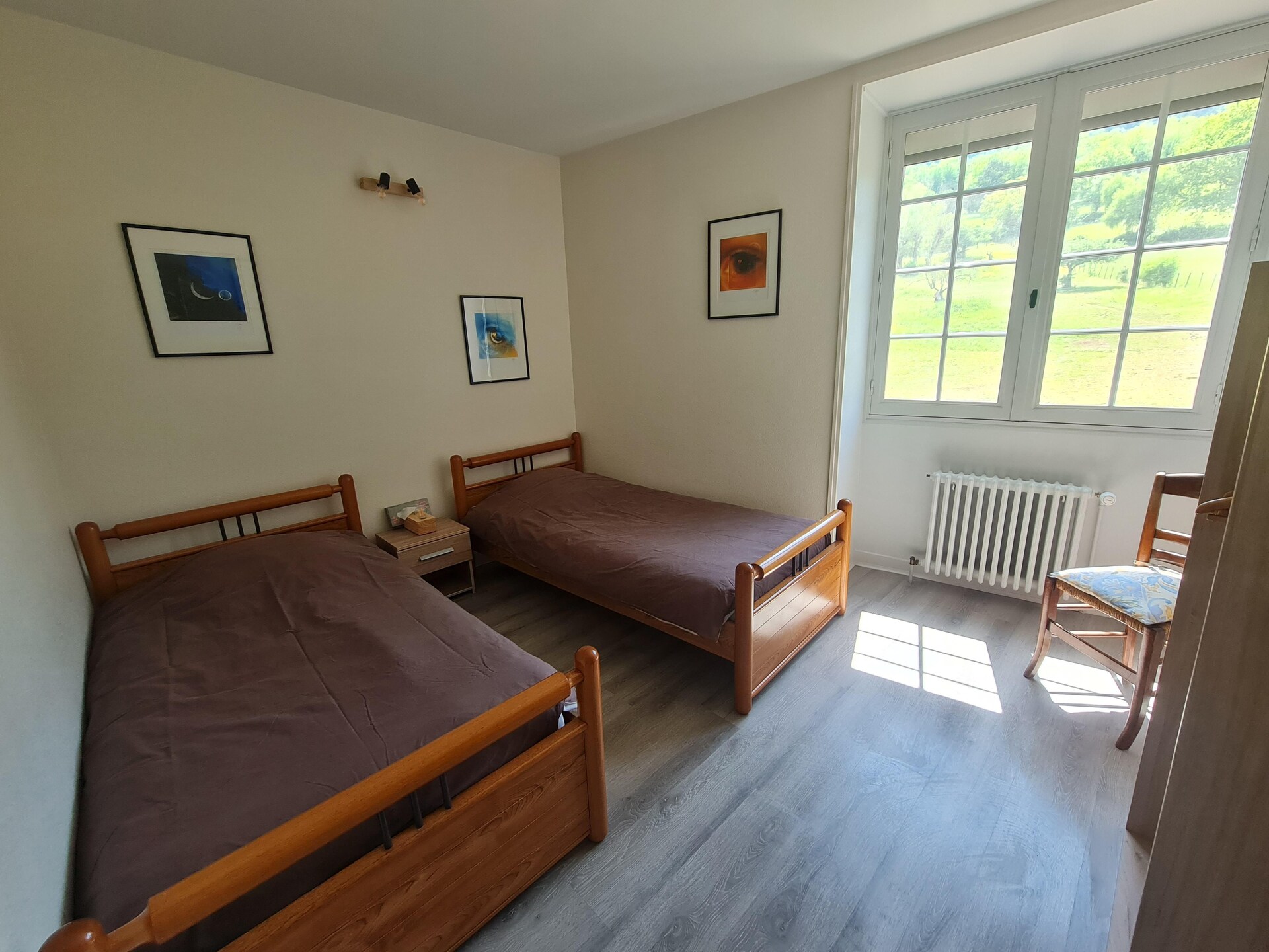 Ruim vakantiehuis voor 12 personen met omheinde tuin aan de bosrand bij Avallon - foto 14