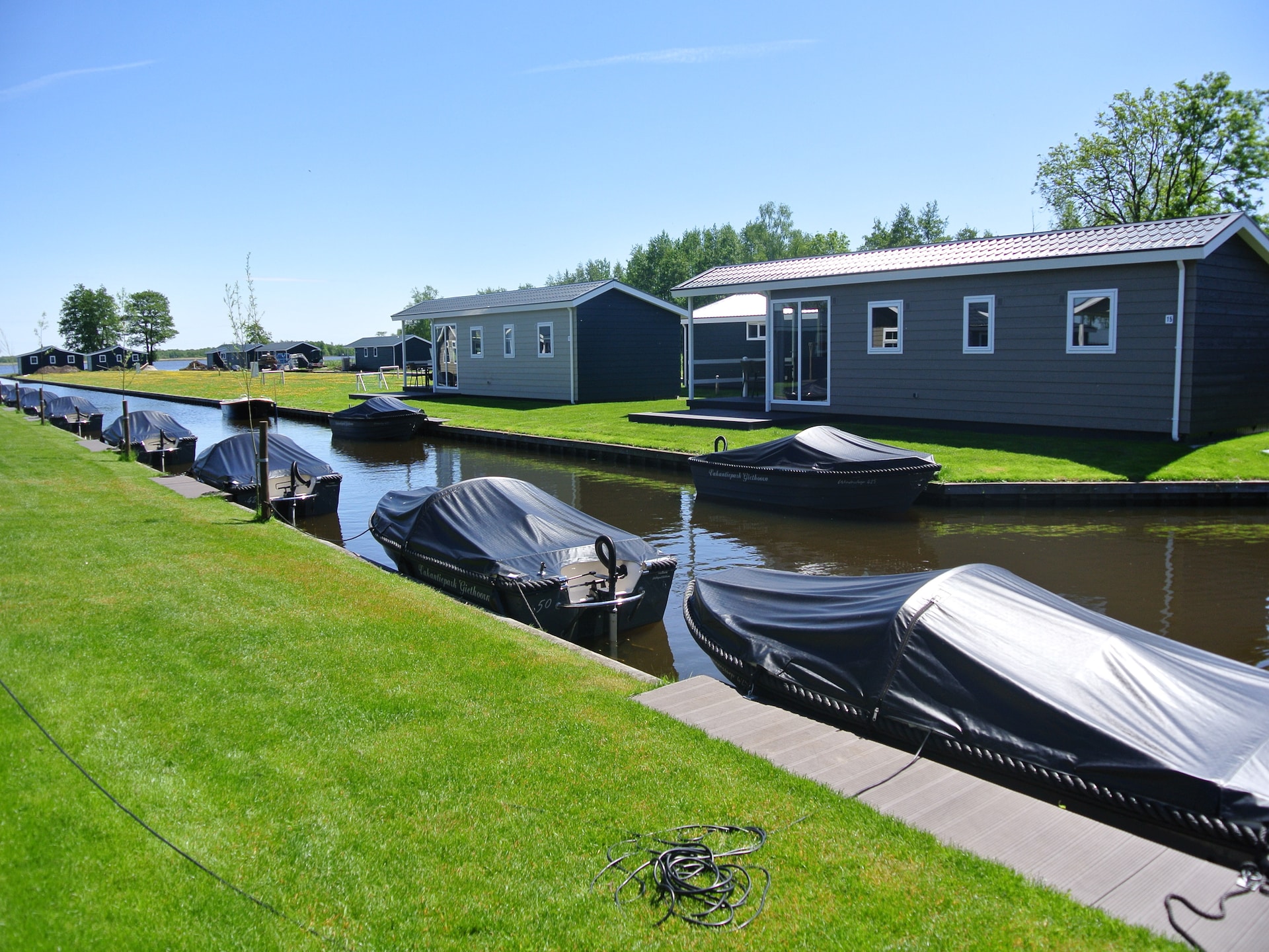 Landhuis aan het water in Giethoorn met privé-sloep en serre - foto 15