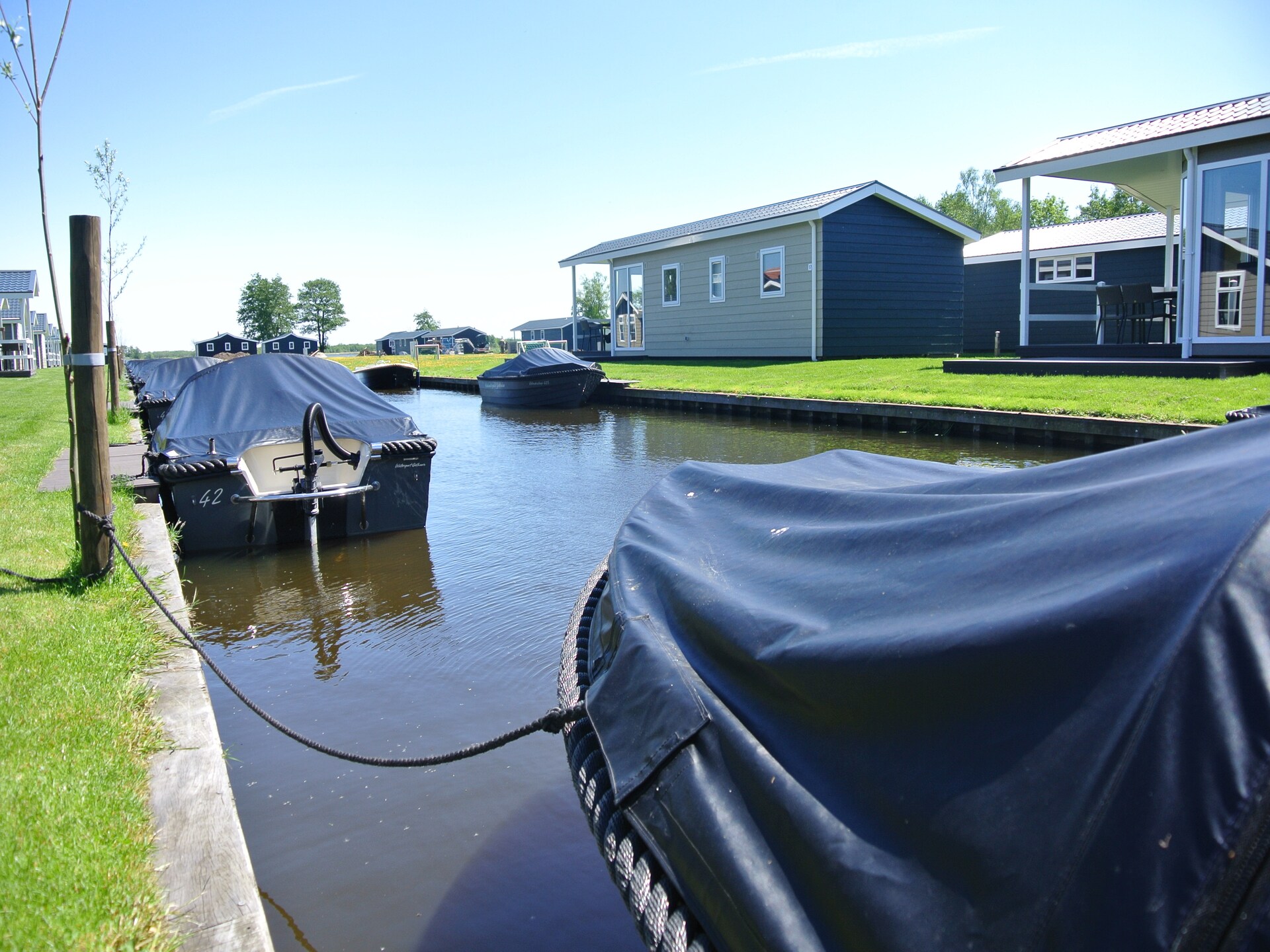 Landhuis aan het water in Giethoorn met privé-sloep en serre - foto 16