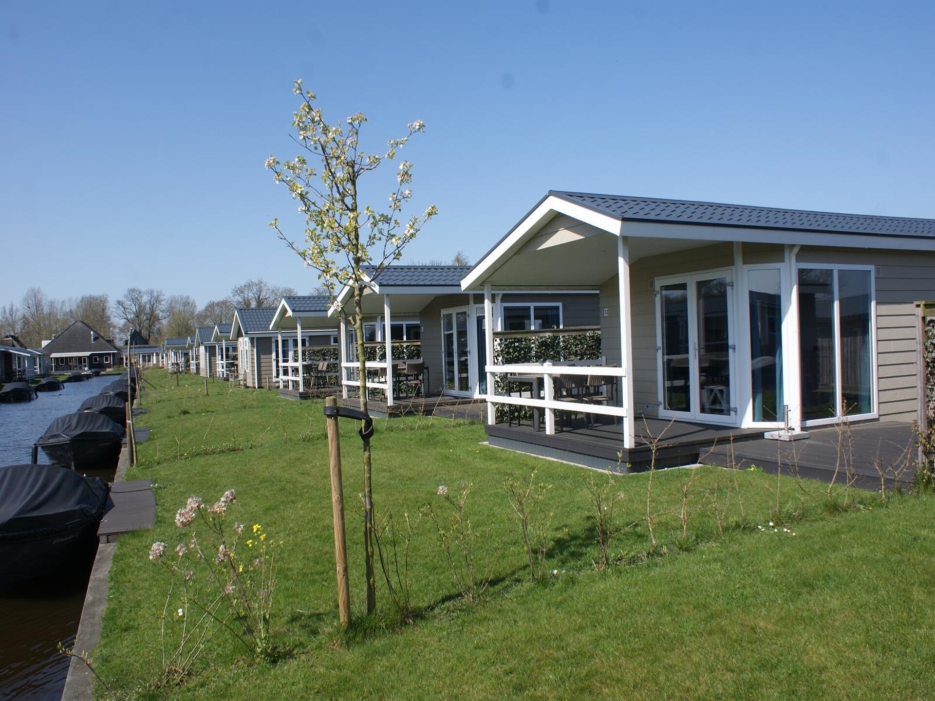 Landhuis aan het water in Giethoorn met privé-sloep en serre - foto 18