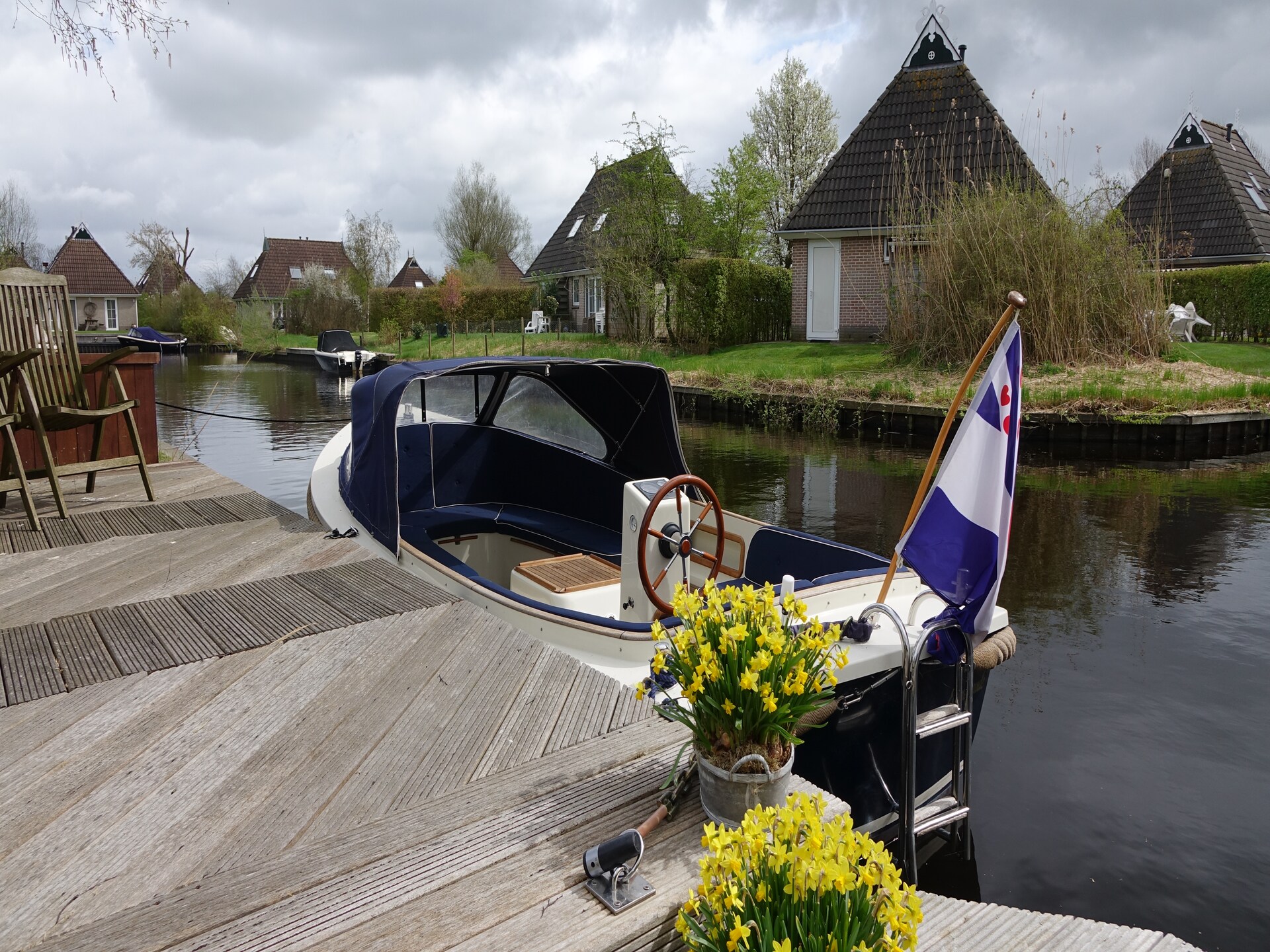 Wellness vakantiehuis aan het water in hartje Fries Merengebied - foto 8