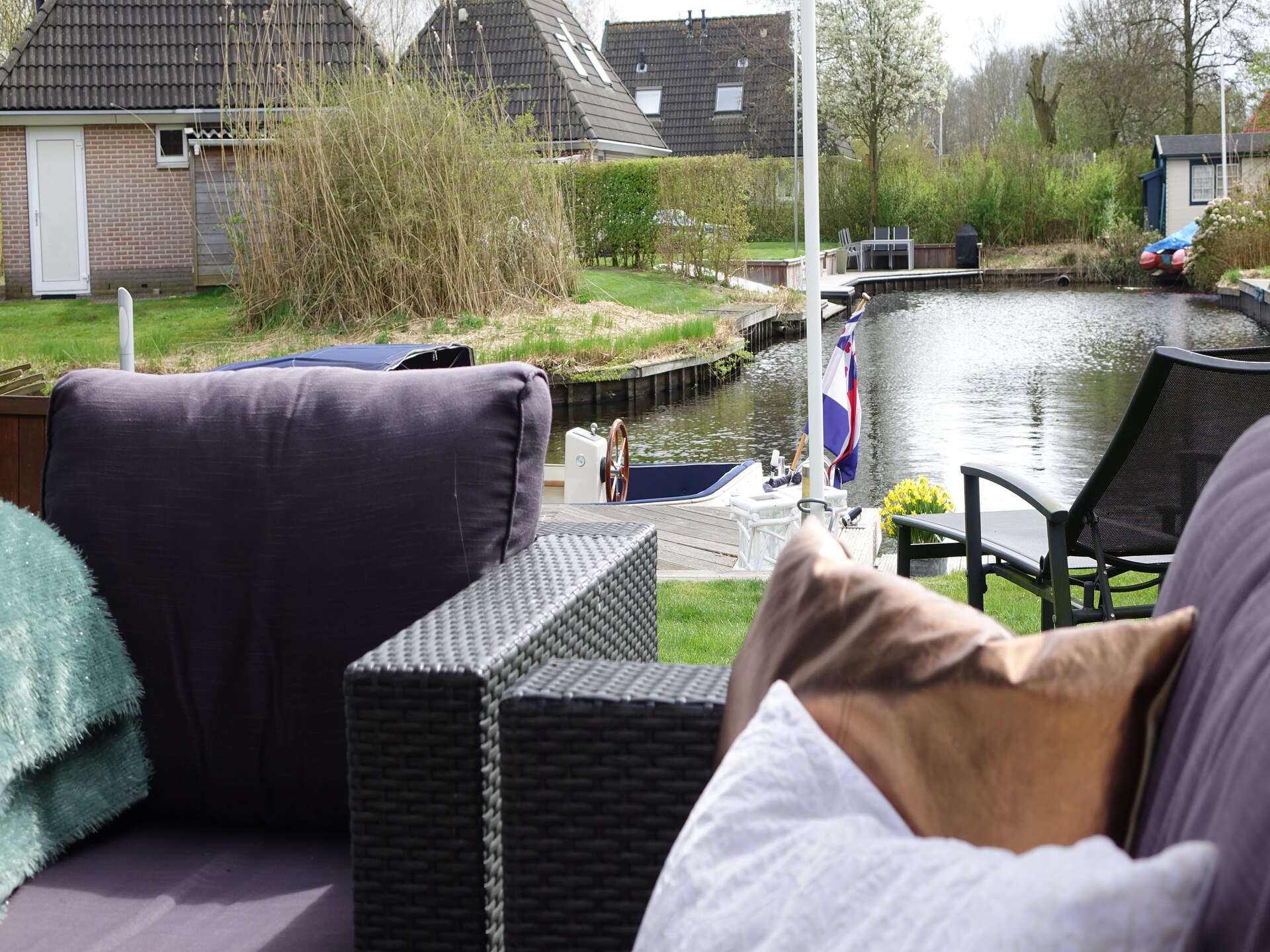 Wellness vakantiehuis aan het water in hartje Fries Merengebied - foto 14
