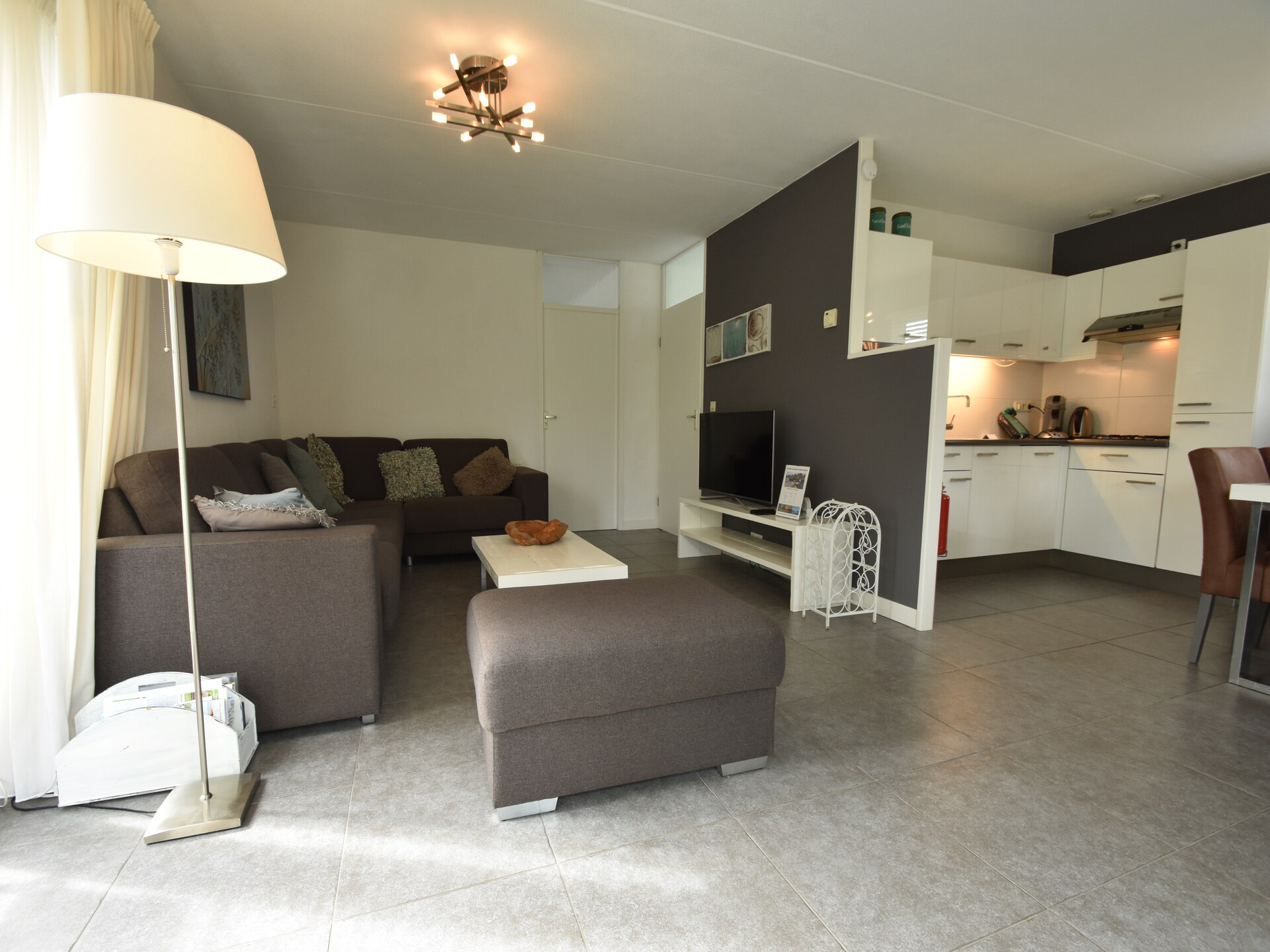Wellness vakantiehuis aan het water in hartje Fries Merengebied - foto 15