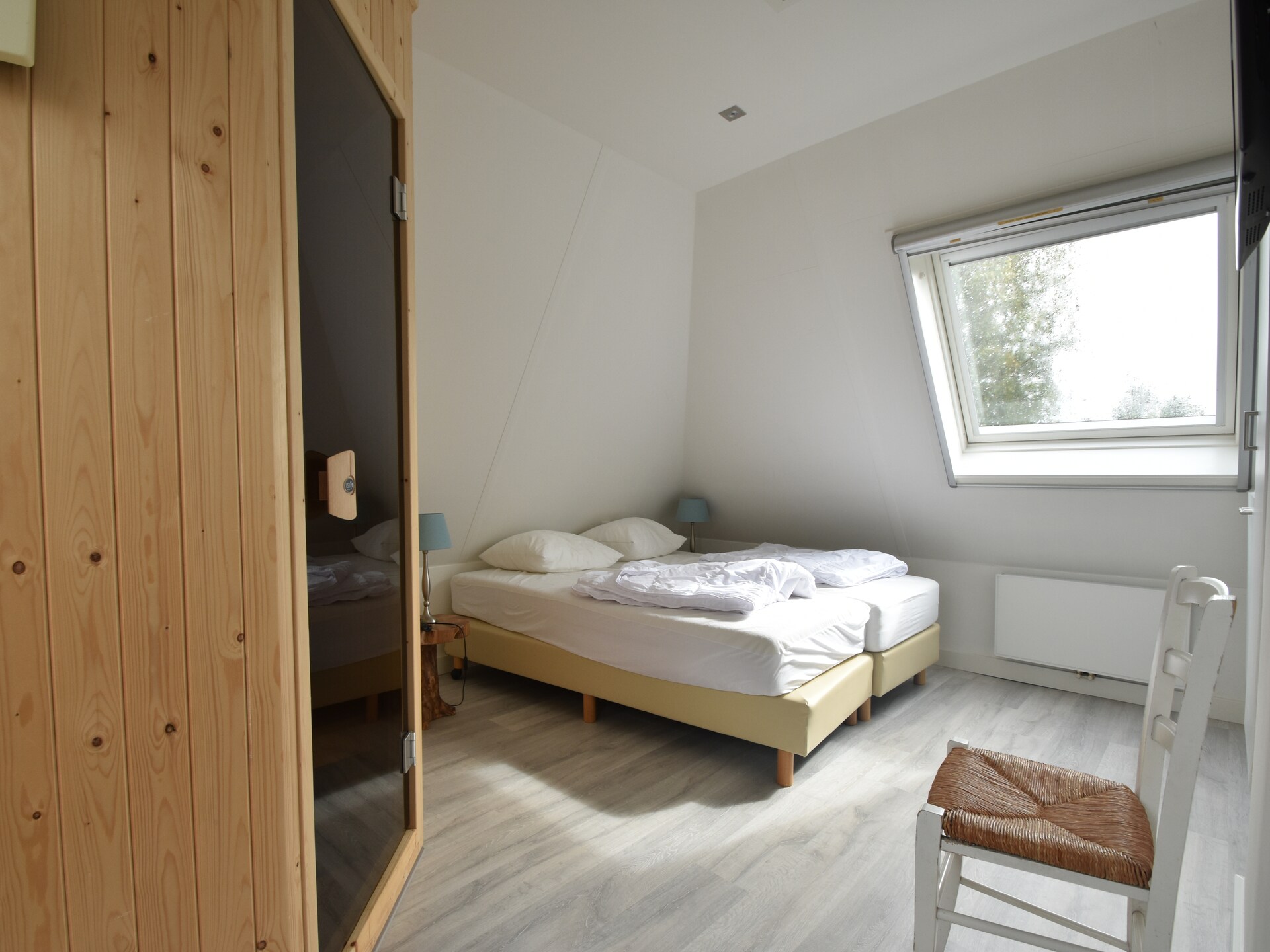 Wellness vakantiehuis aan het water in hartje Fries Merengebied - foto 31