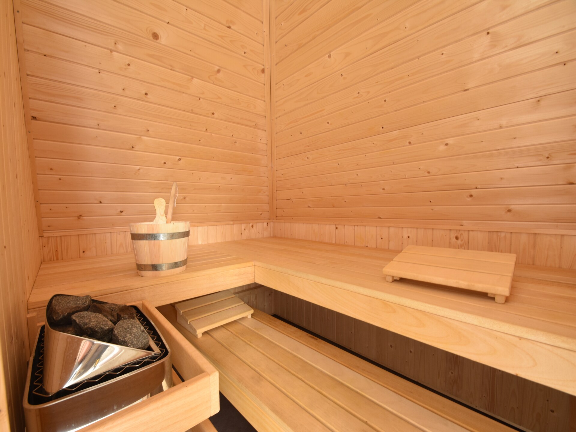 Wellness vakantiehuis aan het water in hartje Fries Merengebied - foto 30