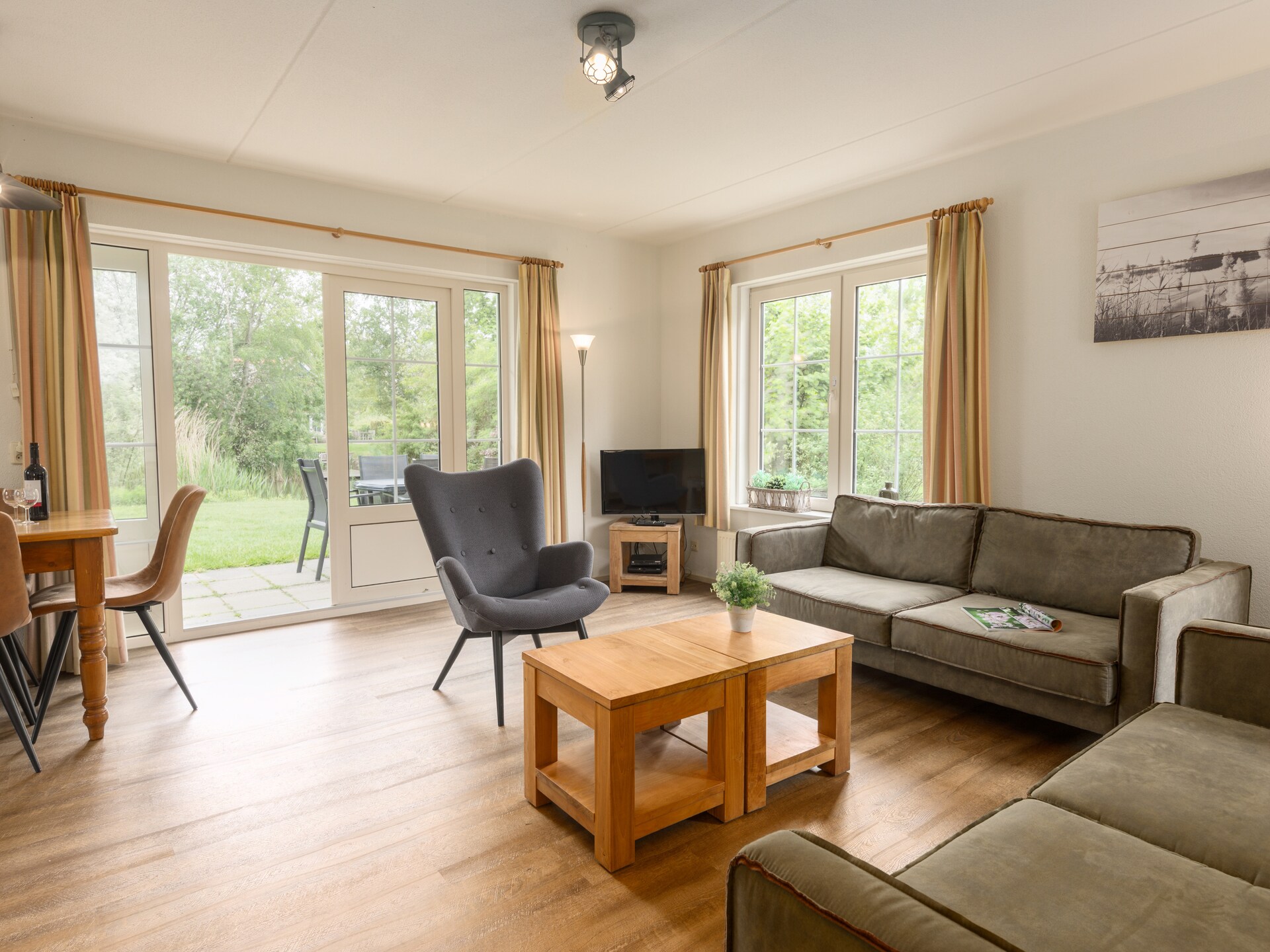Vrijstaande rietgedekte villa met tuin in hartje Weerribben - foto 3