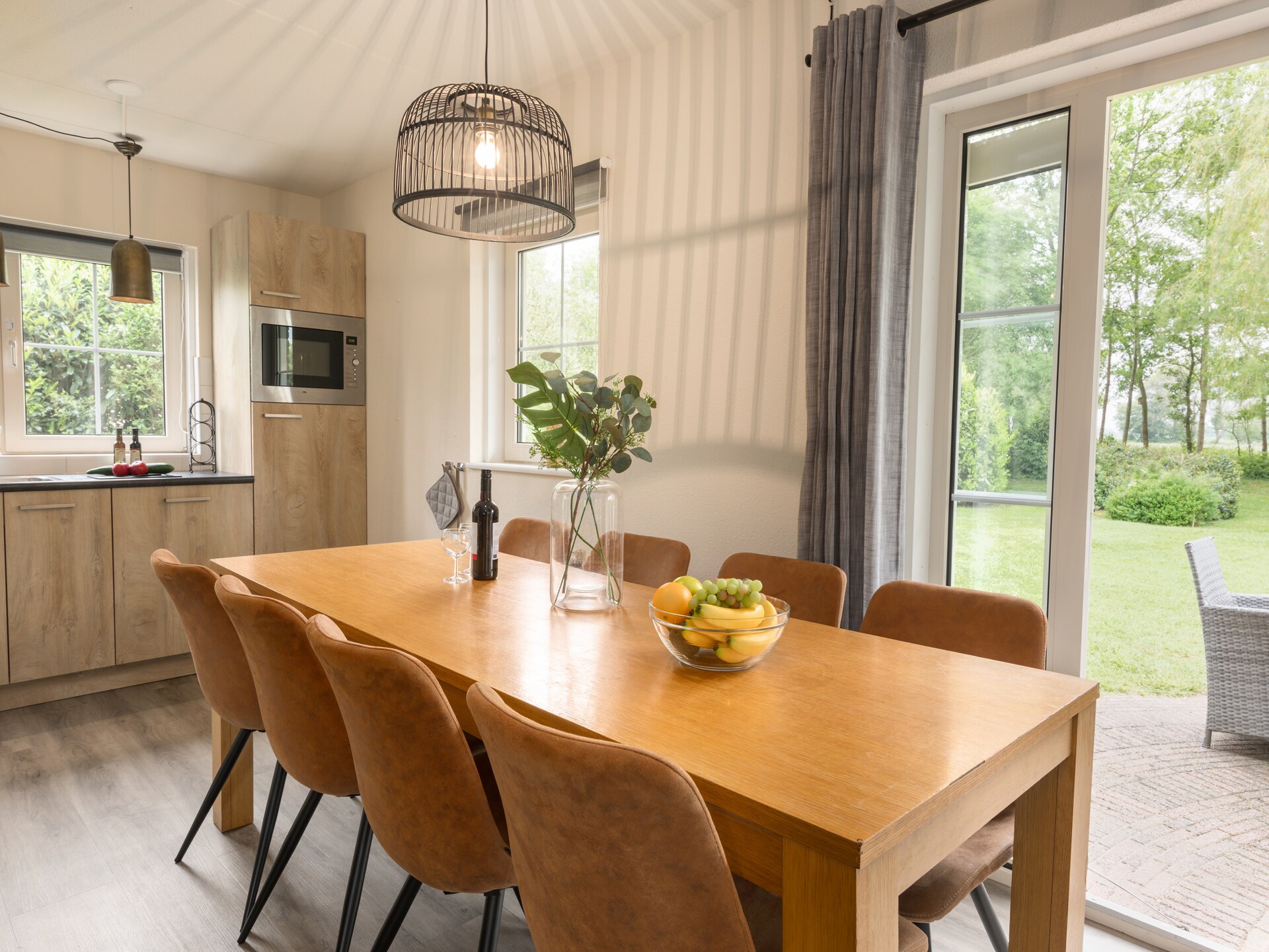 Rietgedekte 8-persoonsvilla in hartje Weerribben - foto 4