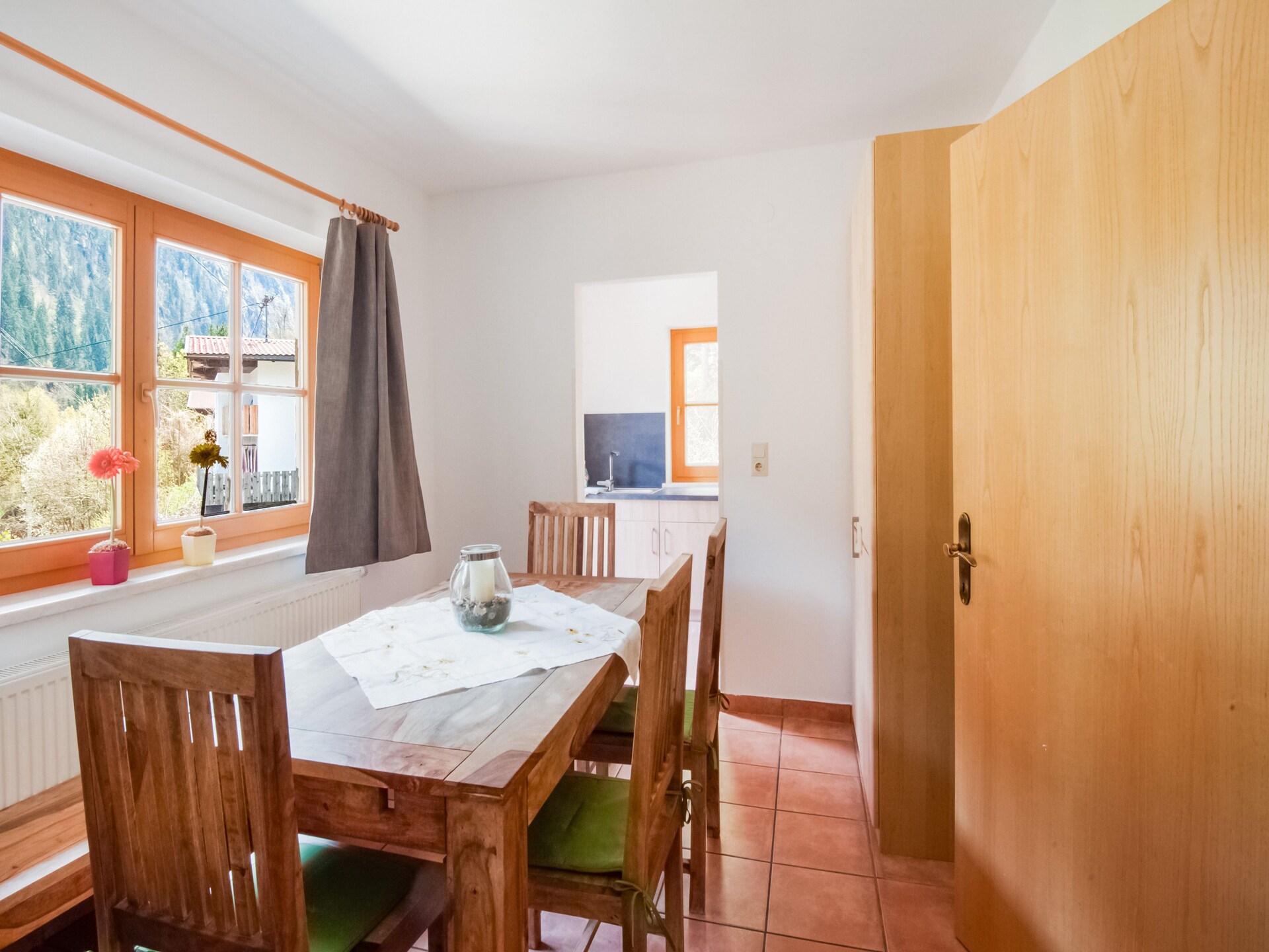 Op 1,0 km van het centrum: Sneeuwzeker appartement in Mayrhofen - foto 2