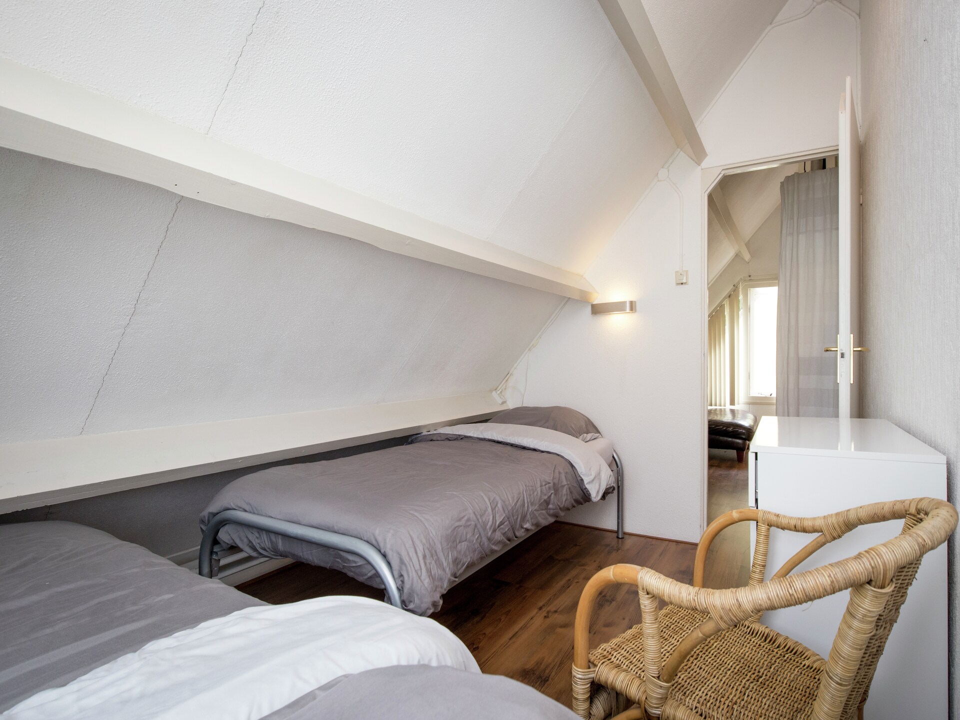 Luxe vrijstaand vakantiehuis aan meer in Noordwijkerhout met tuin - foto 17