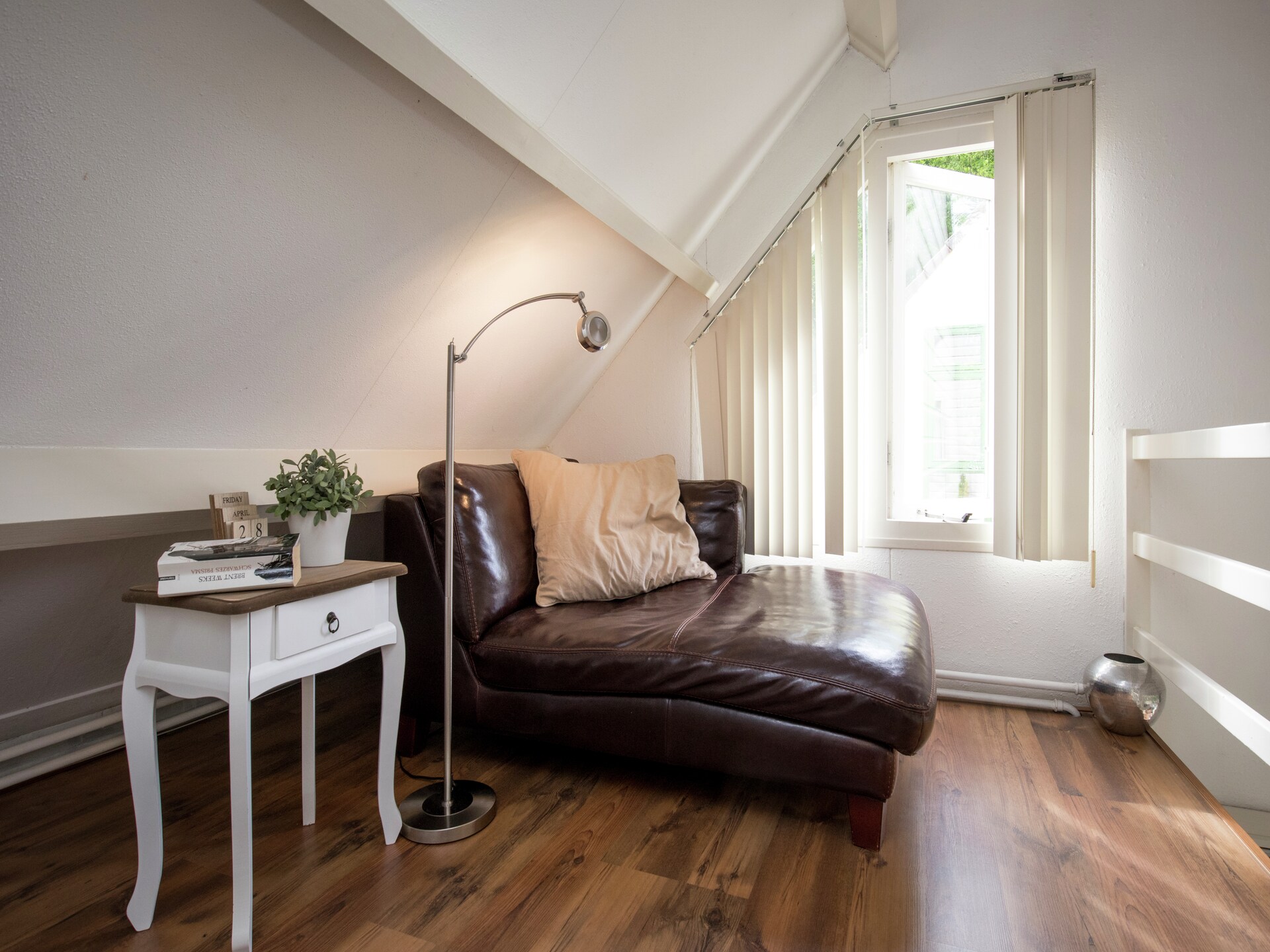 Luxe vrijstaand vakantiehuis aan meer in Noordwijkerhout met tuin - foto 15