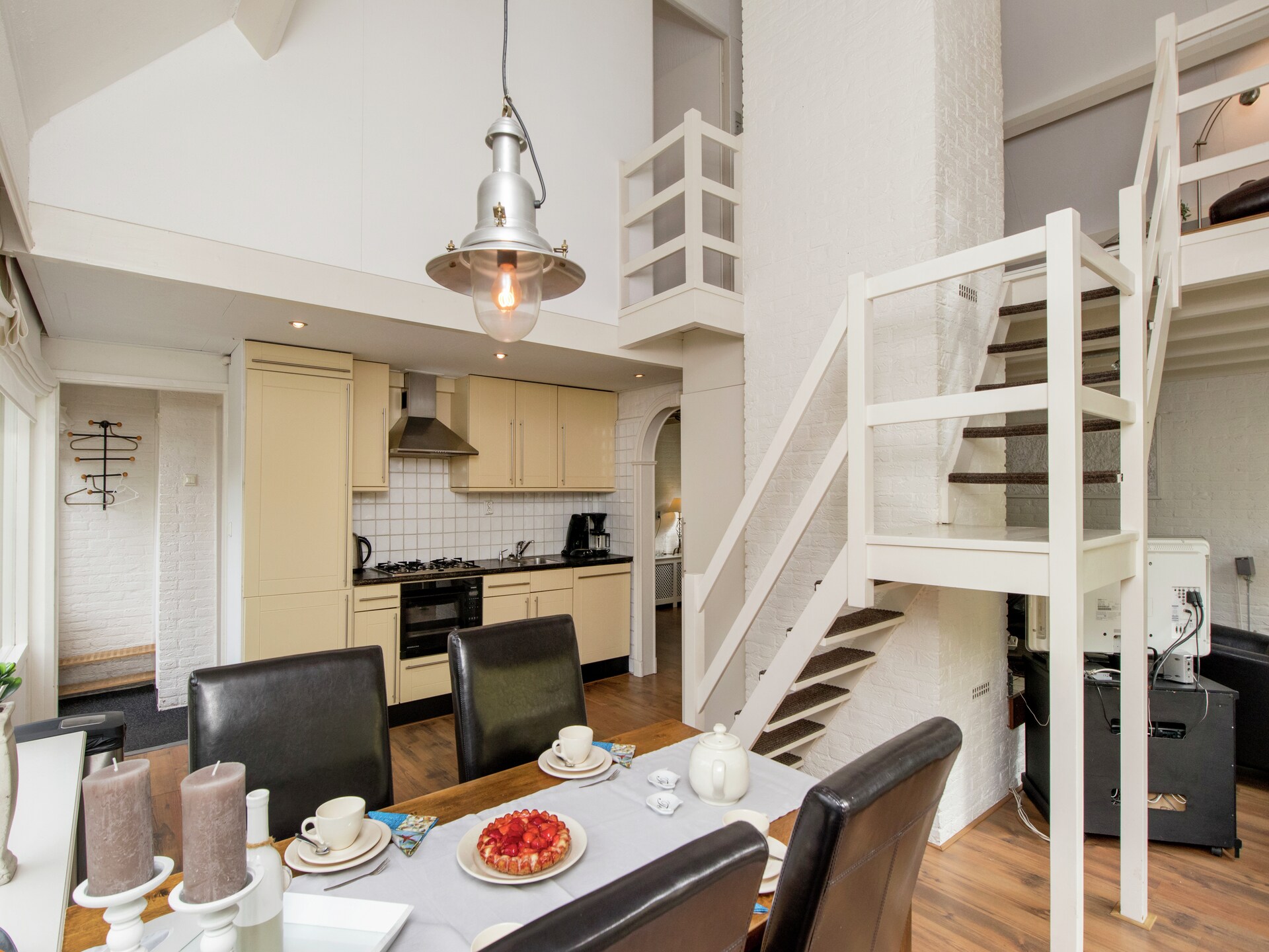 Luxe vrijstaand vakantiehuis aan meer in Noordwijkerhout met tuin - foto 11