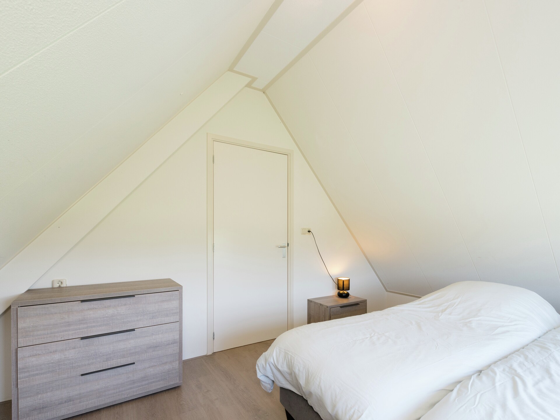 De Grutto: Ruim vakantiehuis met tuin nabij strand en Waddenzee - foto 16