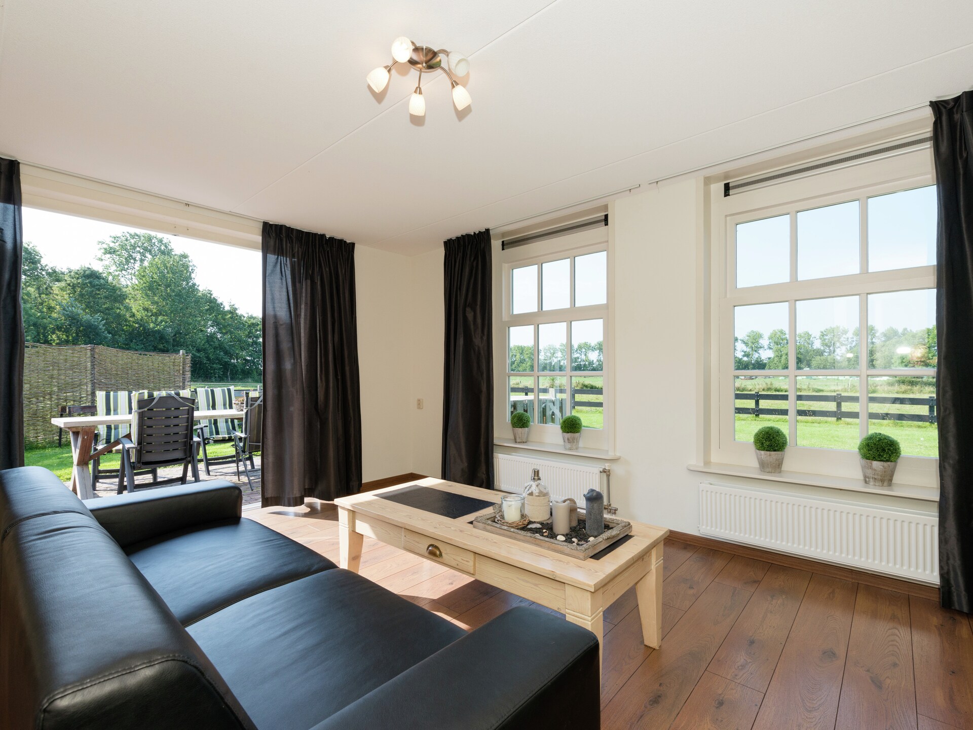 De Grutto: Ruim vakantiehuis met tuin nabij strand en Waddenzee - foto 11