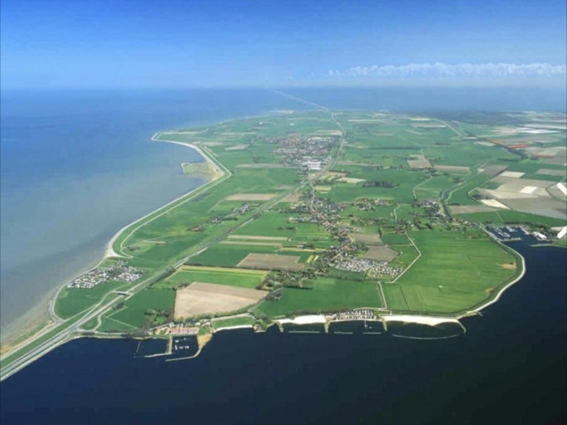 De Grutto: Ruim vakantiehuis met tuin nabij strand en Waddenzee - foto 32