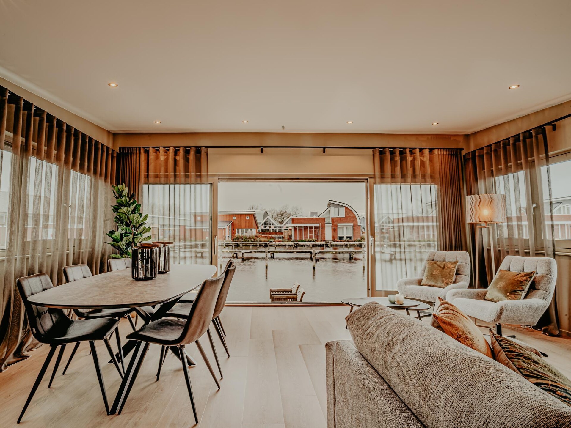Luxe vakantiehuis aan het water in Waterpark de Meerparel - foto 3