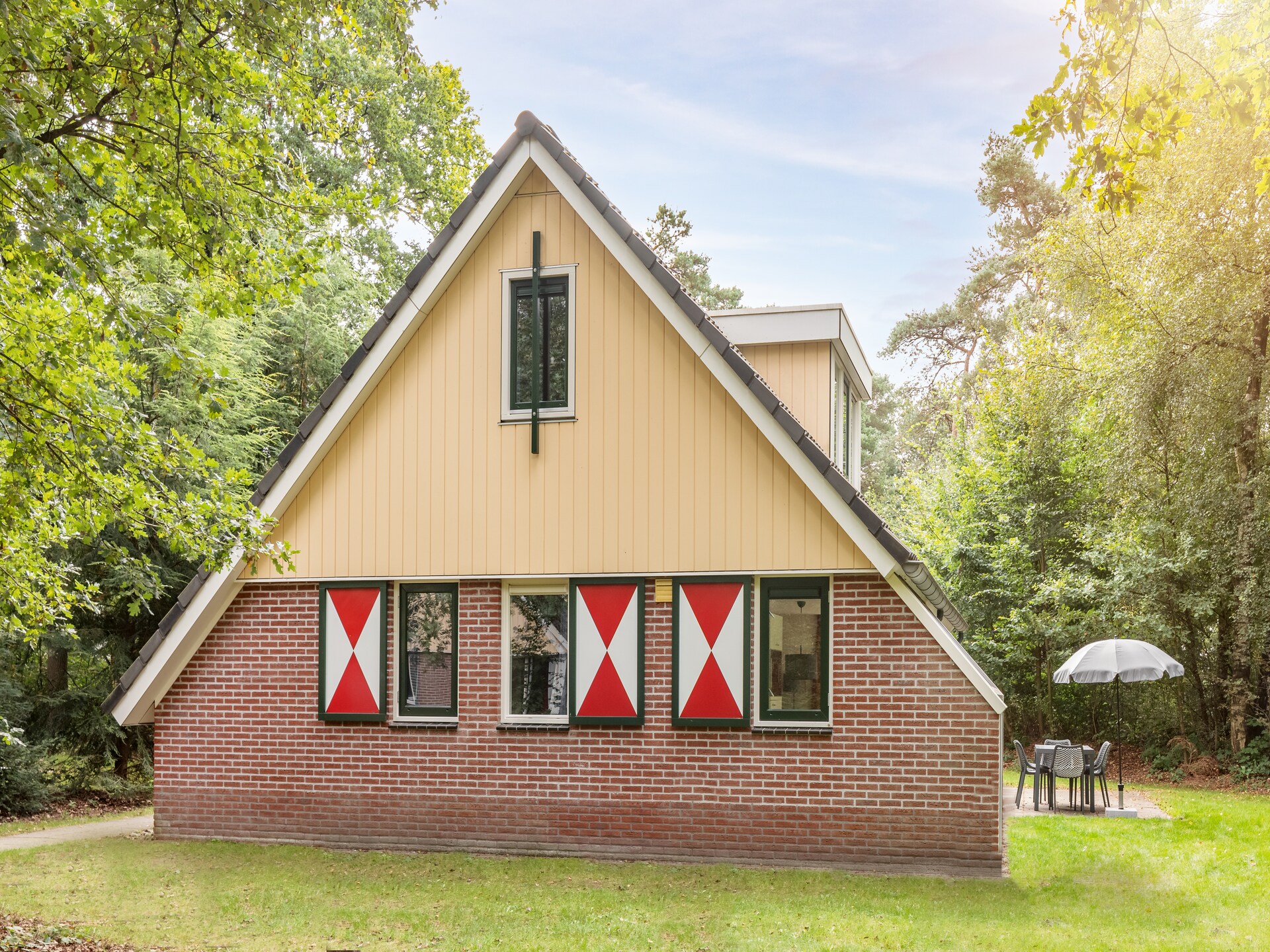 Vrijstaande 6-persoons bungalow op Bospark Lunsbergen met zwembad - foto 17
