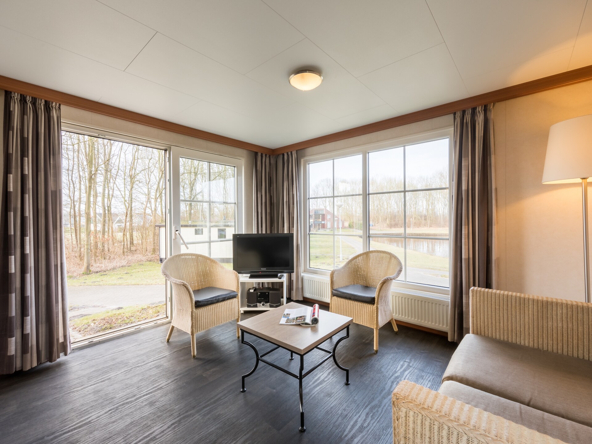 Vrijstaand waterchalet voor 4 personen in rustig Hunzepark, Drenthe - foto 2