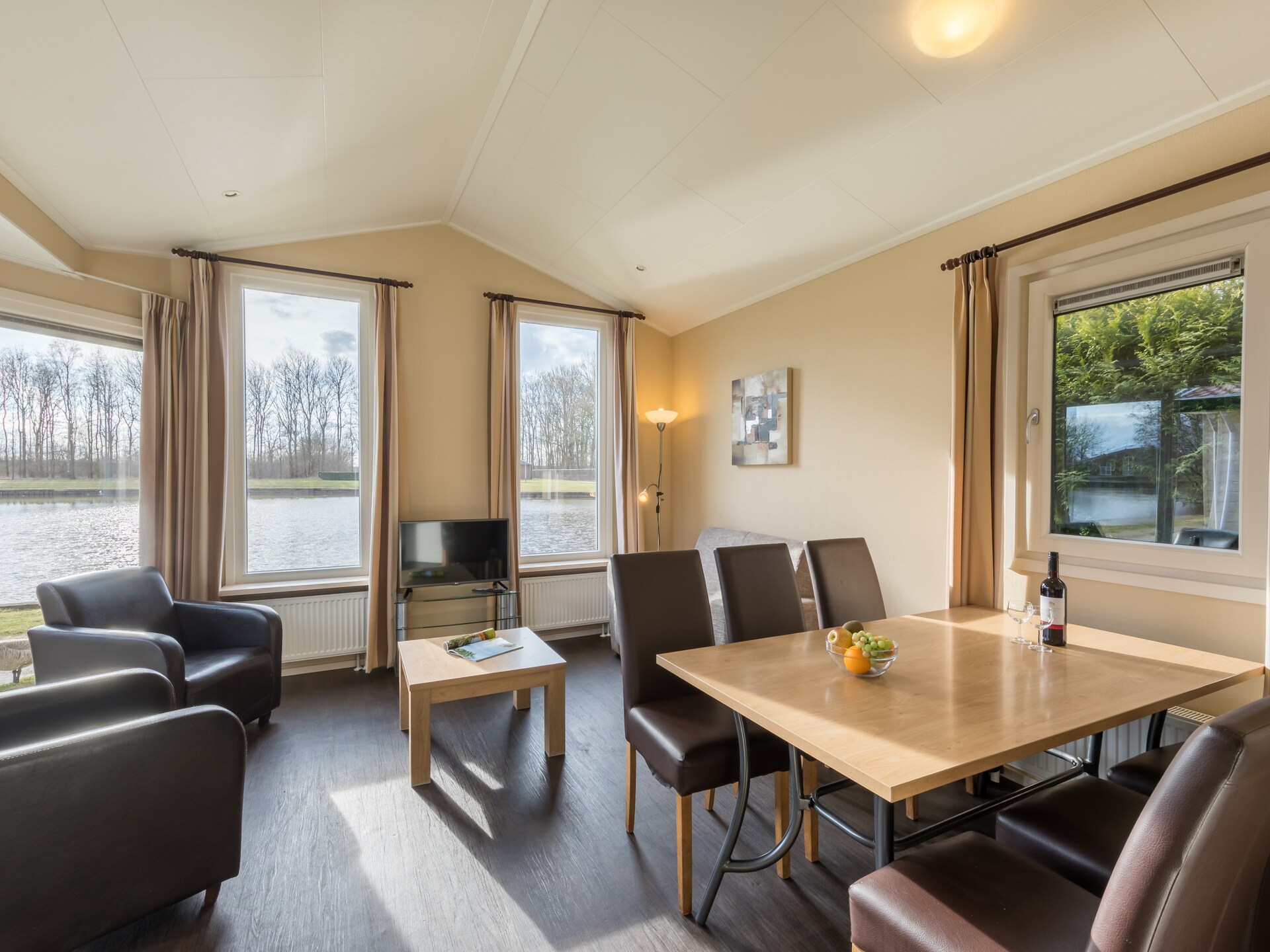 Sfeervol chalet aan het water in Drenthe, huisdieren welkom - foto 5