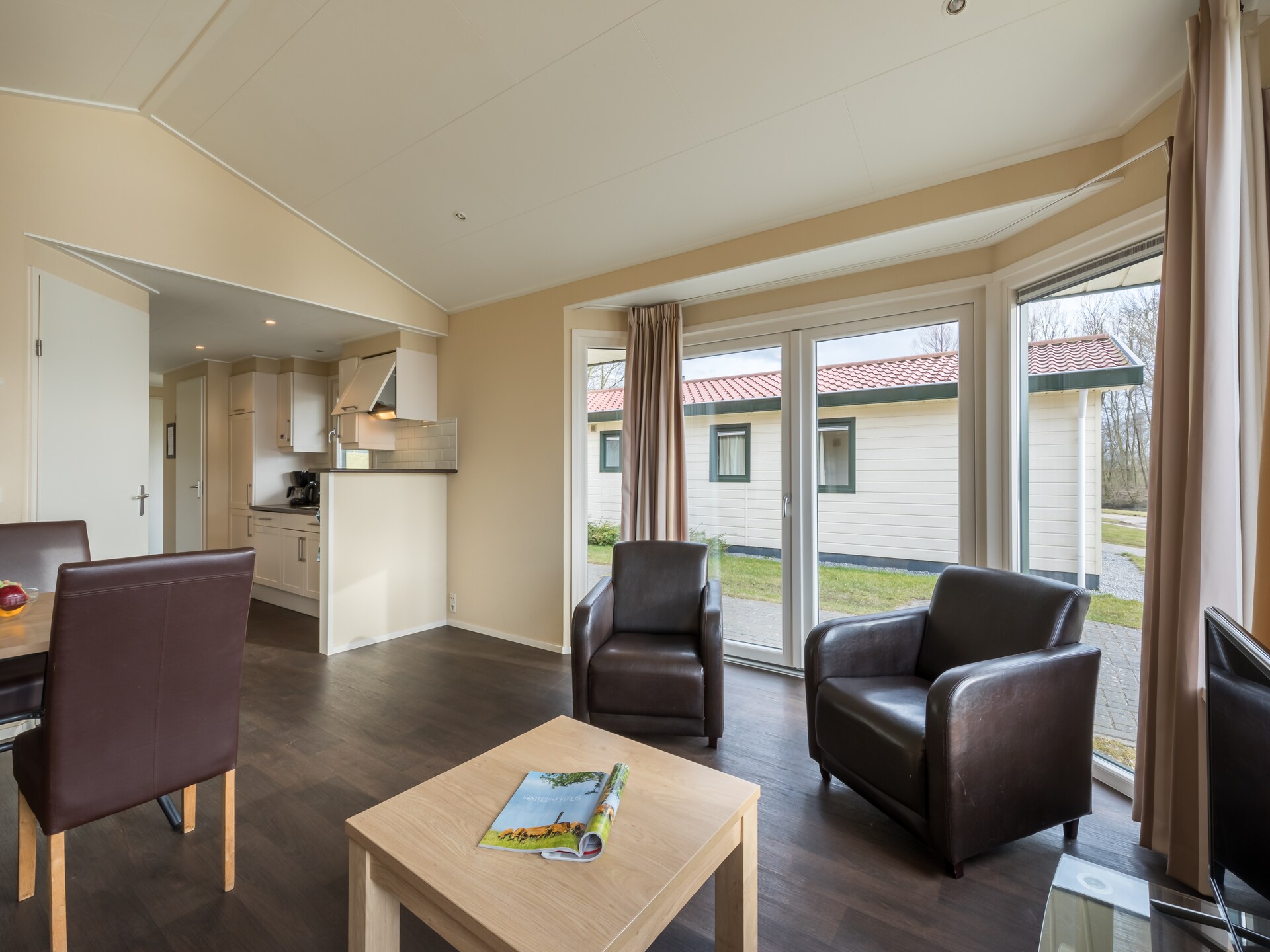 Sfeervol chalet aan het water in Drenthe, huisdieren welkom - foto 3