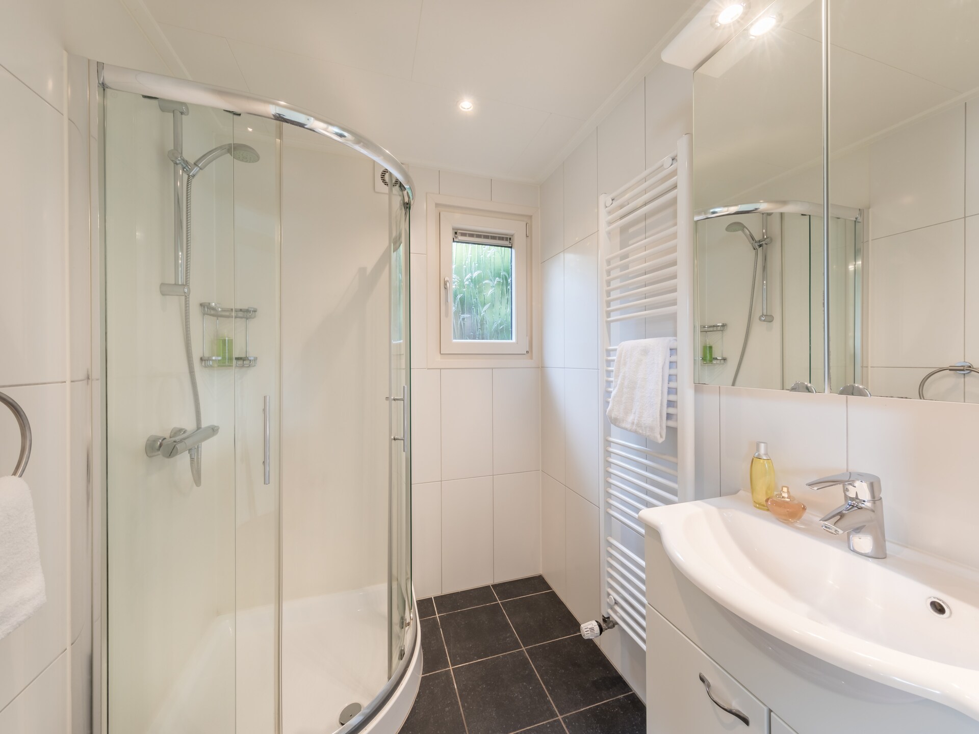 Sfeervol chalet aan het water in Drenthe, huisdieren welkom - foto 8