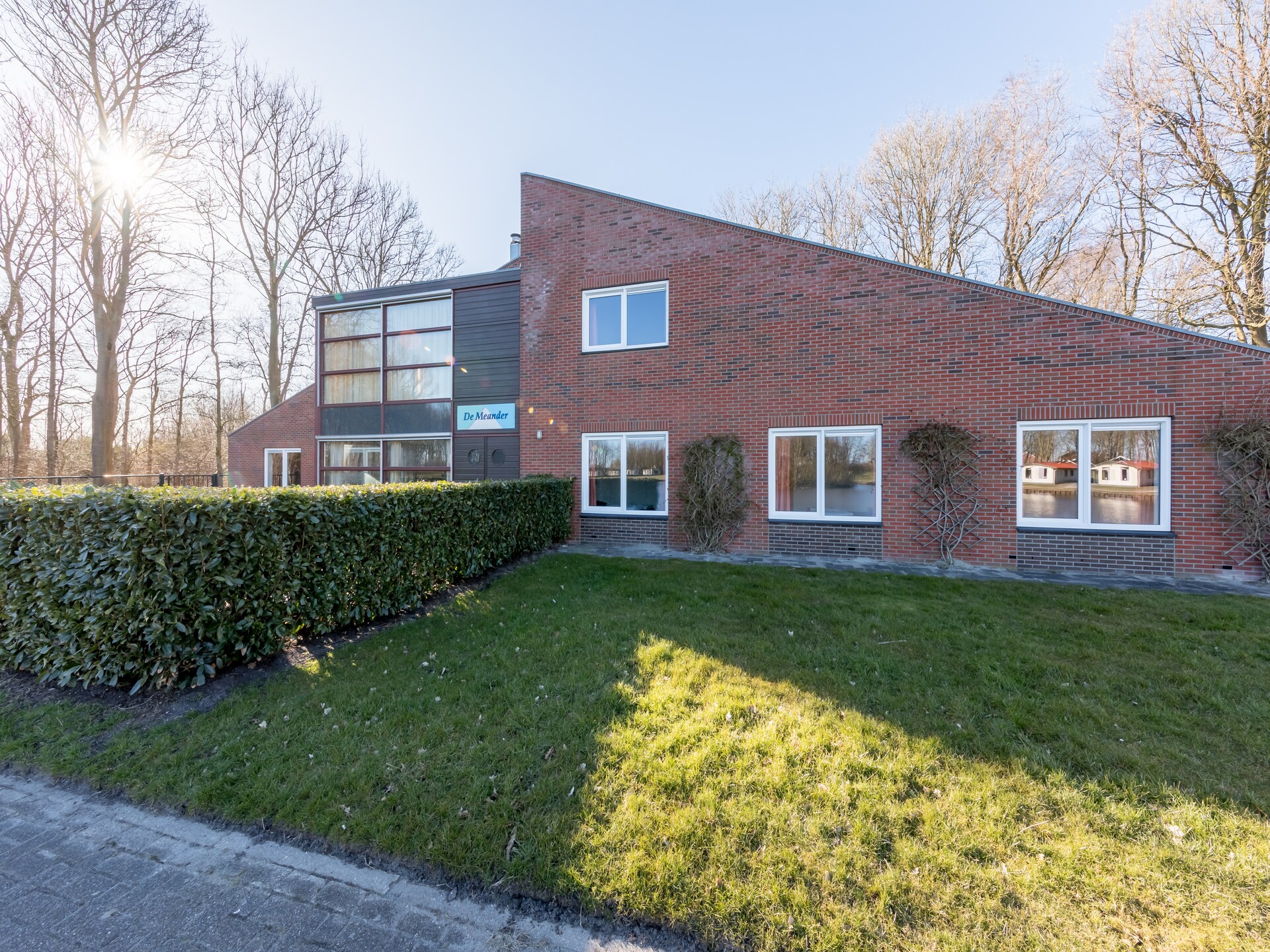 Groepsaccommodatie Hunzepark 10: luxe bungalow voor 36 personen aan Drentse vijver - foto 8