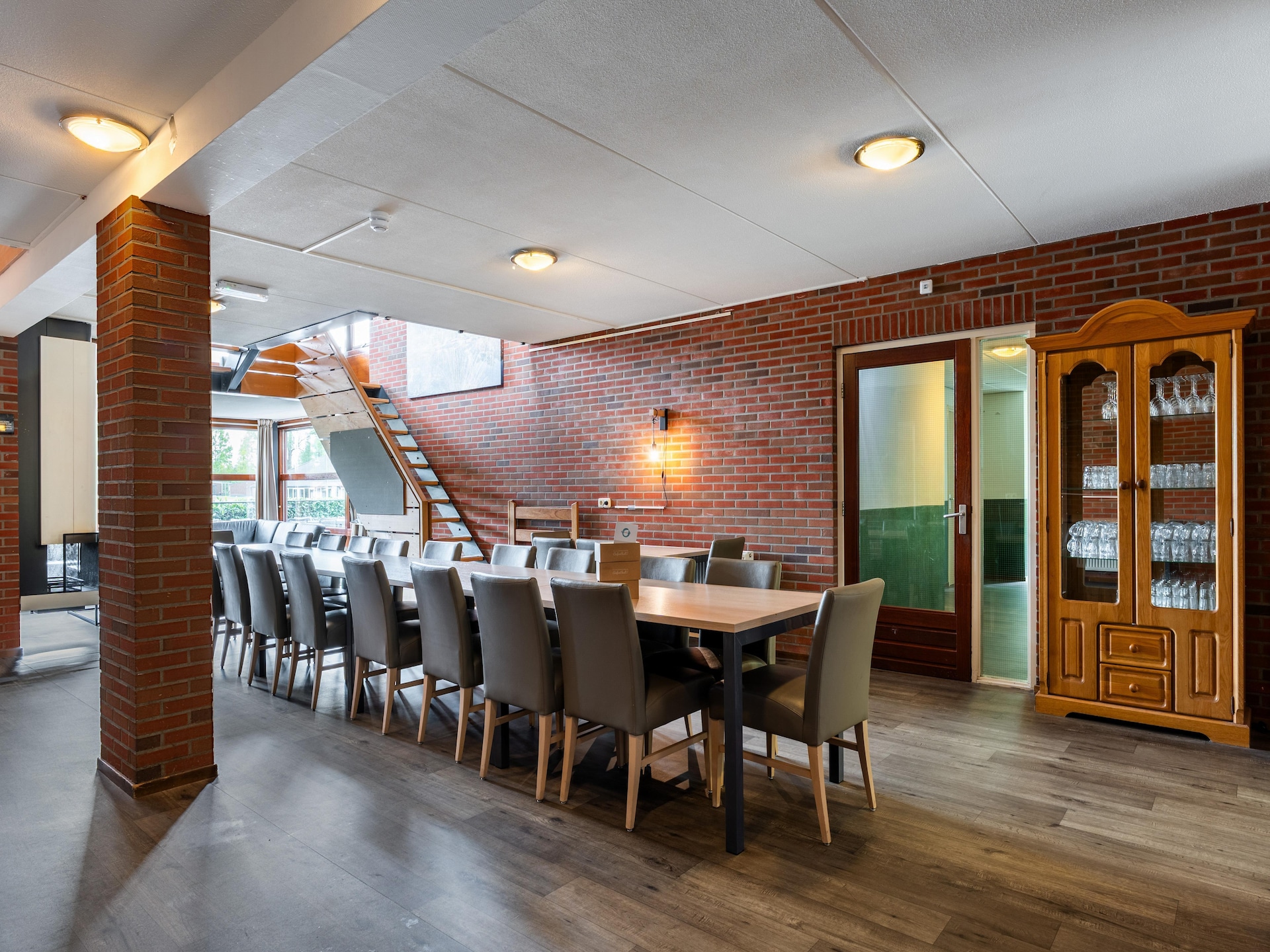 Groepsaccommodatie Hunzepark 10: luxe bungalow voor 36 personen aan Drentse vijver - foto 11