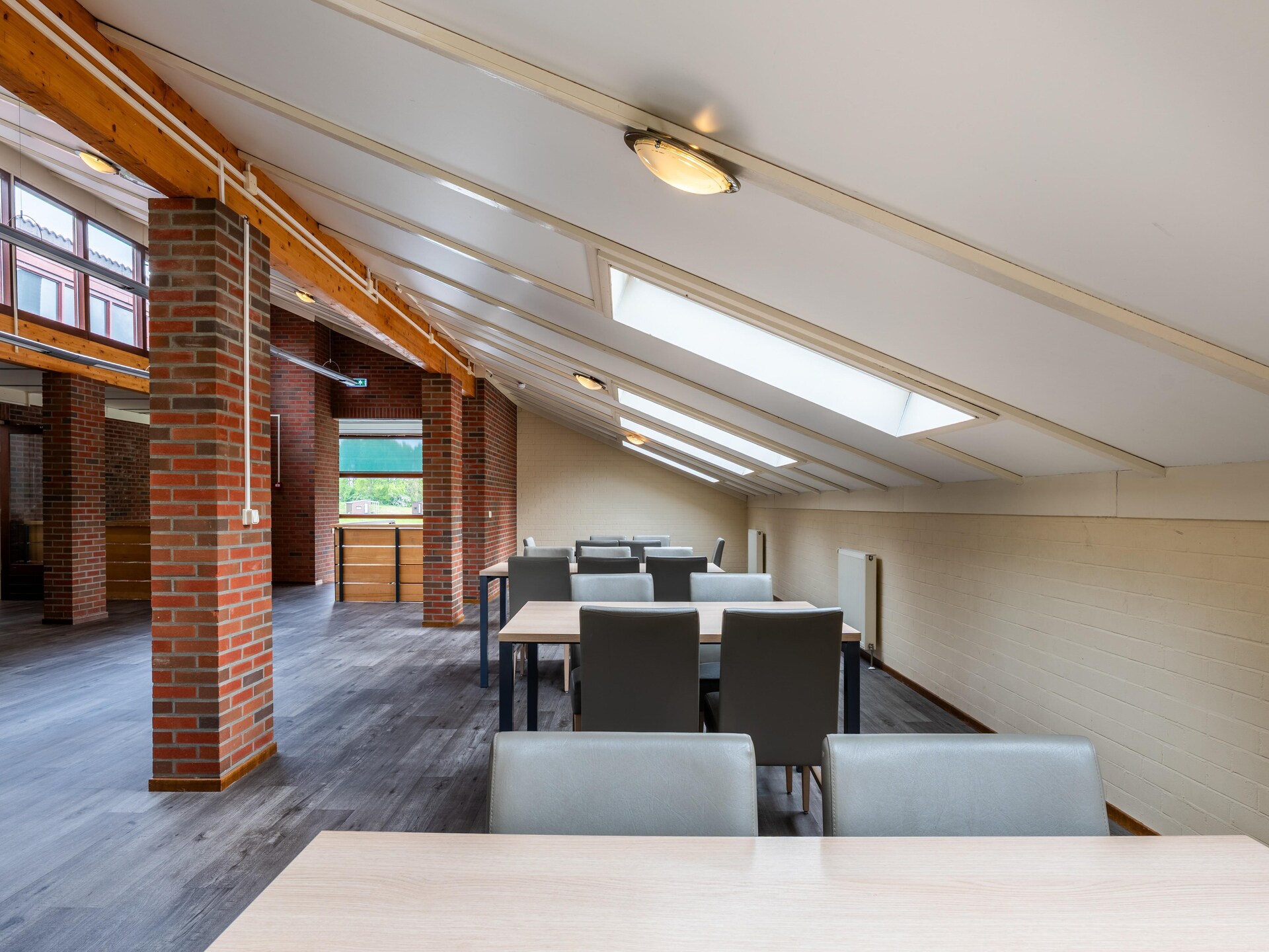 Groepsaccommodatie Hunzepark 10: luxe bungalow voor 36 personen aan Drentse vijver - foto 6