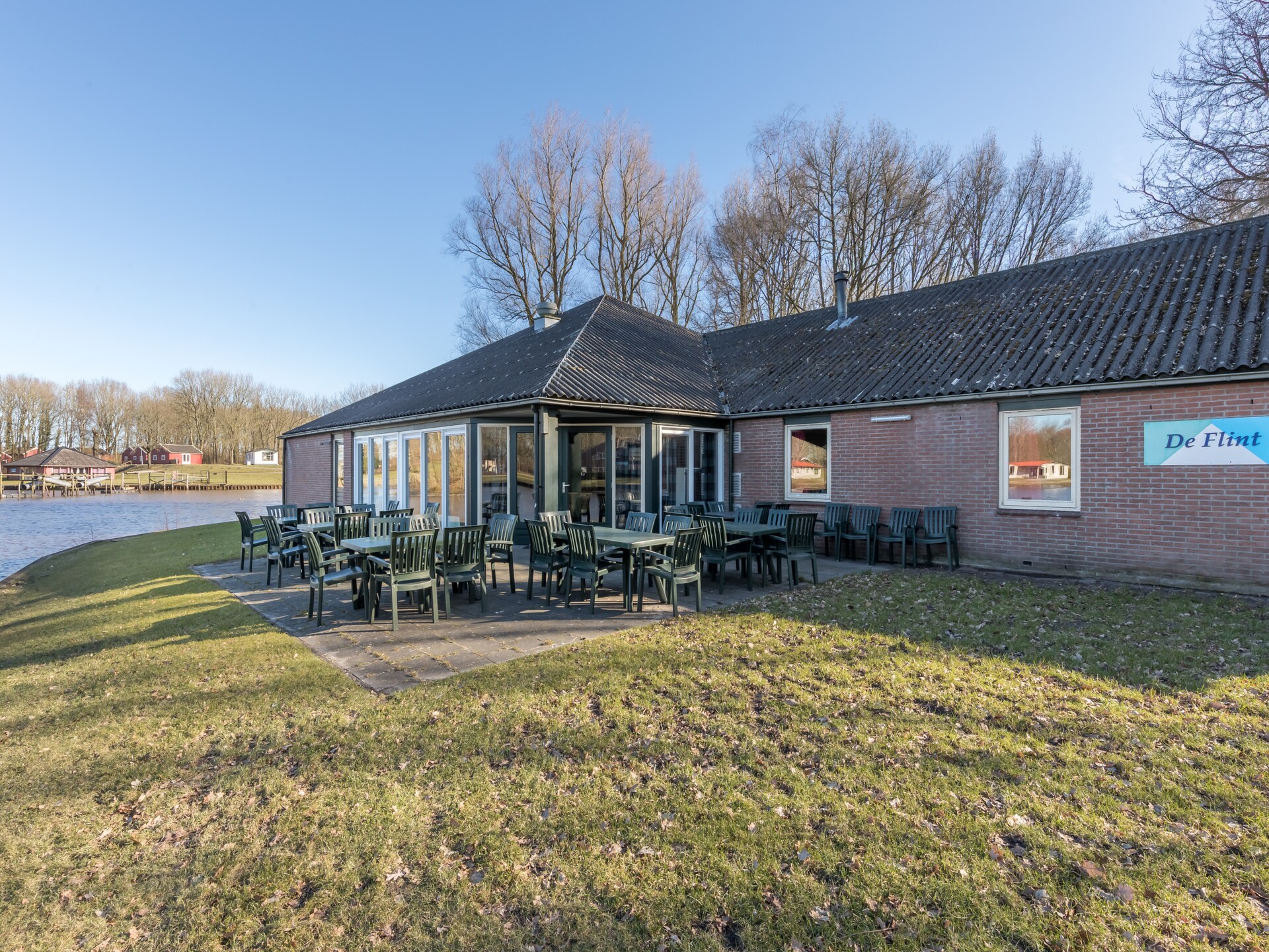 Groepsbungalow voor 40 personen met vijveruitzicht in Hunzepark, Drenthe - foto 9