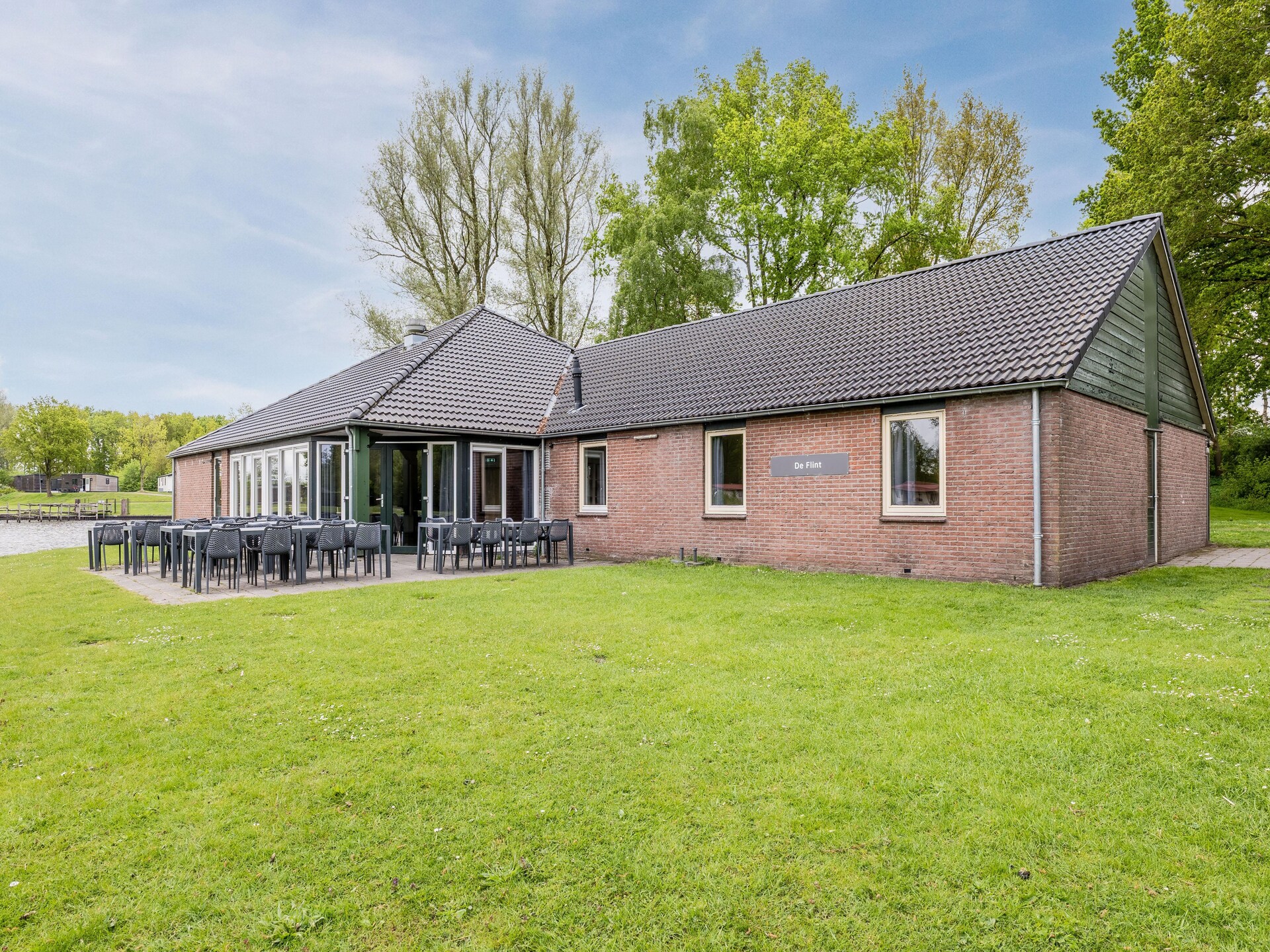 Groepsbungalow voor 40 personen met vijveruitzicht in Hunzepark, Drenthe - foto 10