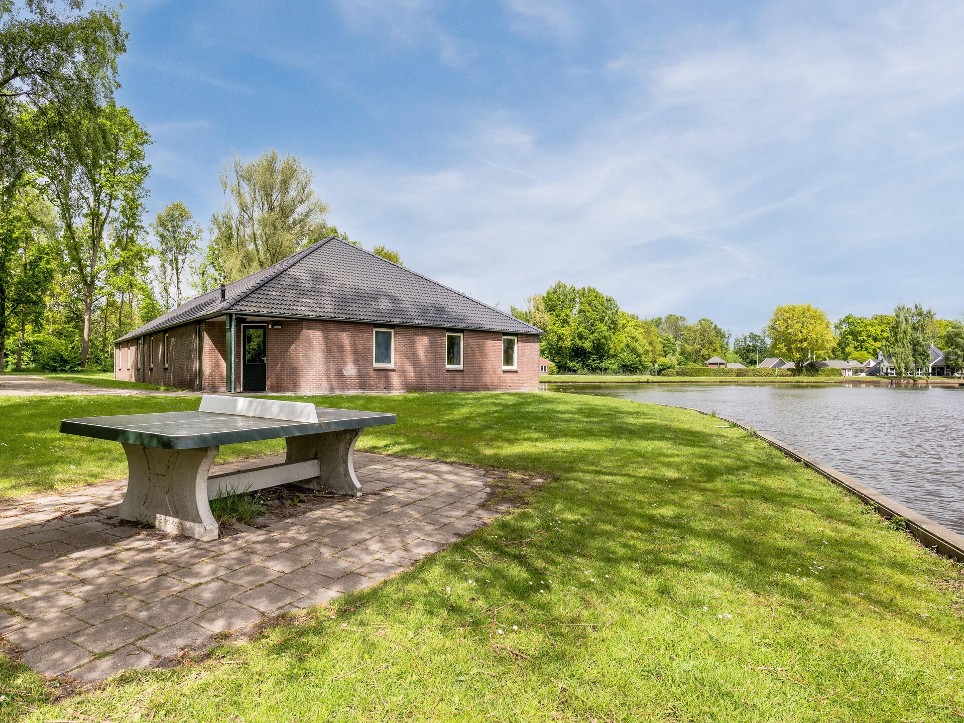 Groepsbungalow voor 40 personen met vijveruitzicht in Hunzepark, Drenthe - foto 7